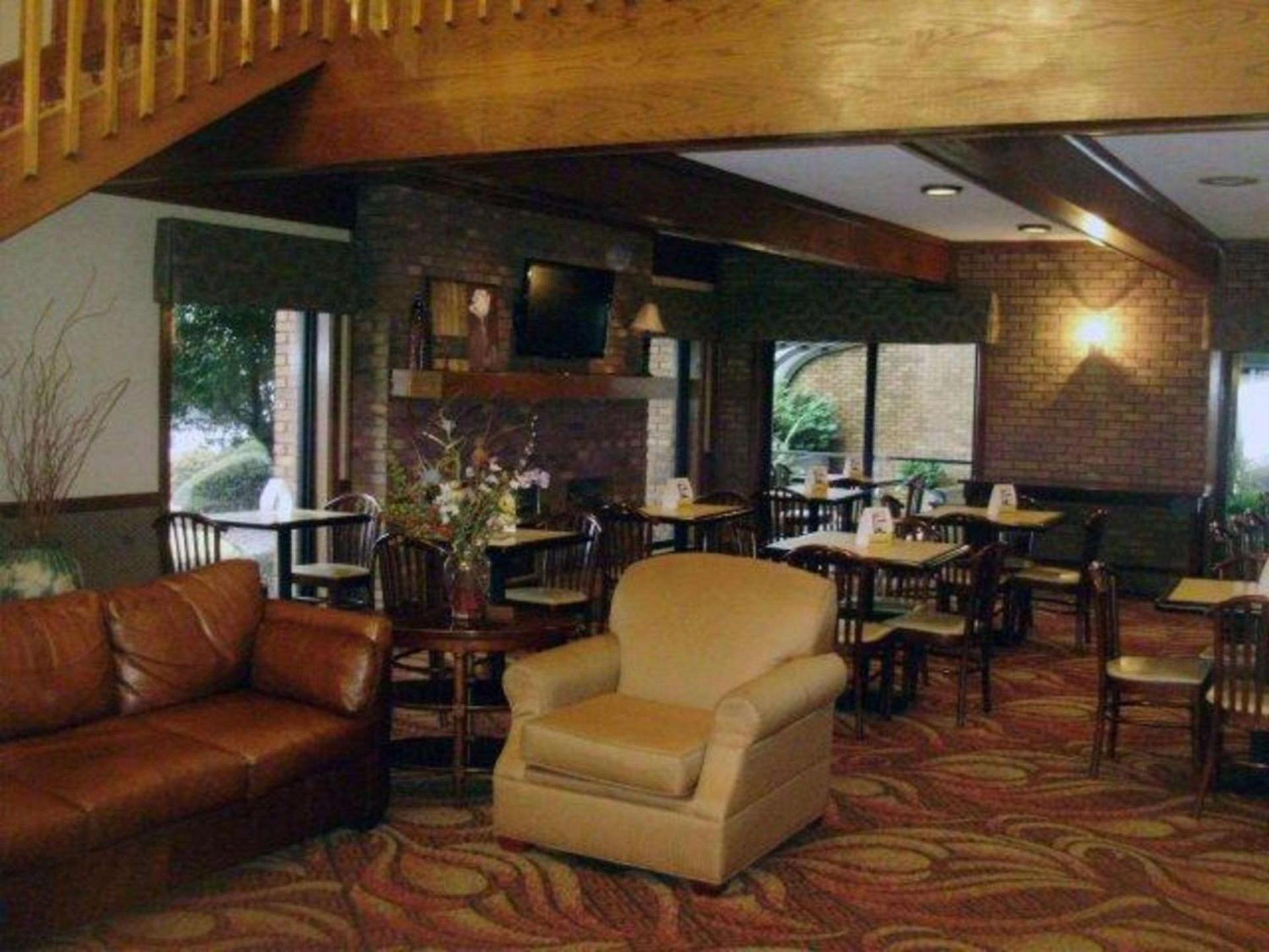 Quality Inn & Suites Searcy I-57 photo 4
