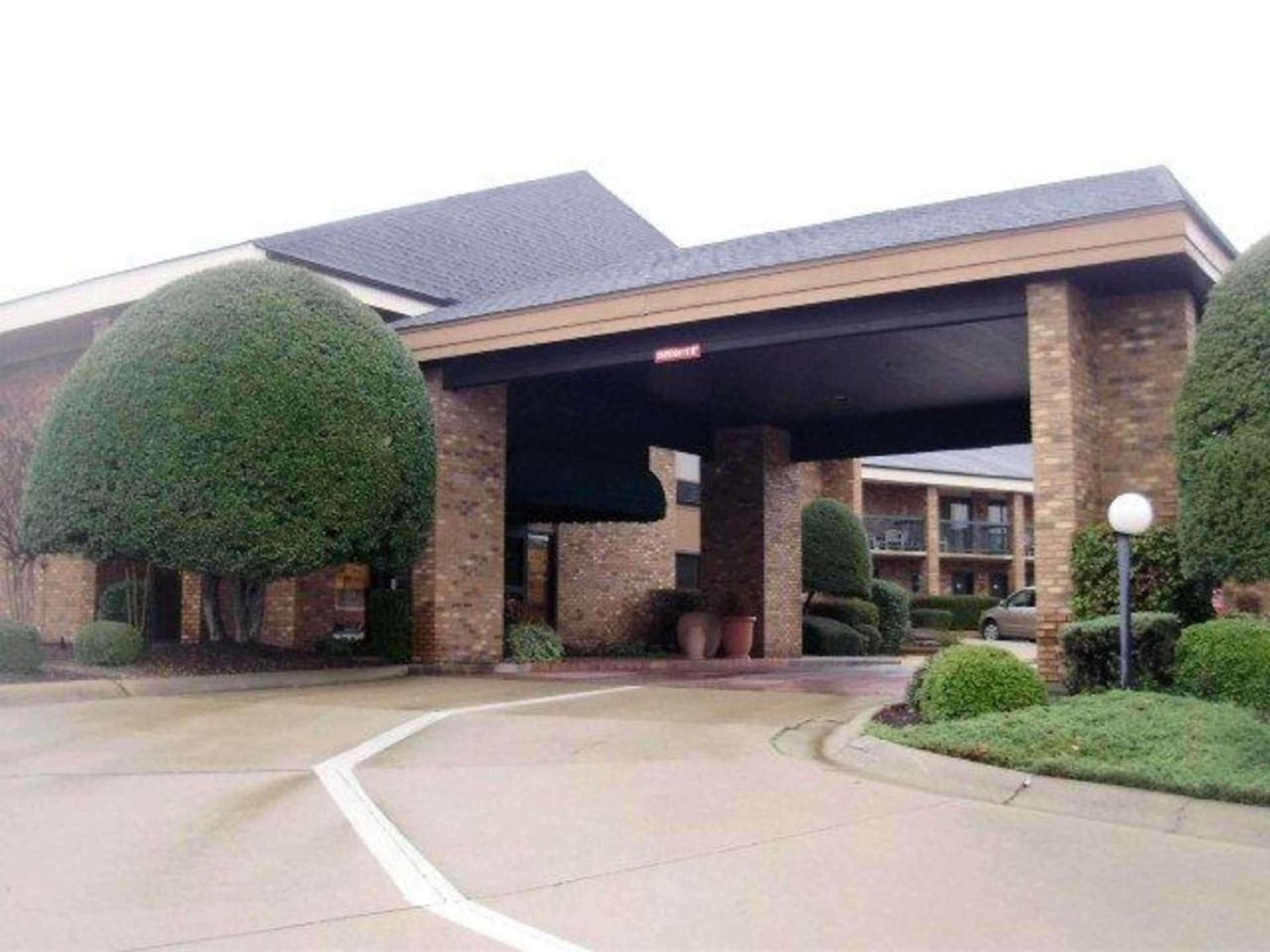 Quality Inn & Suites Searcy I-57 — hotel in Searcy