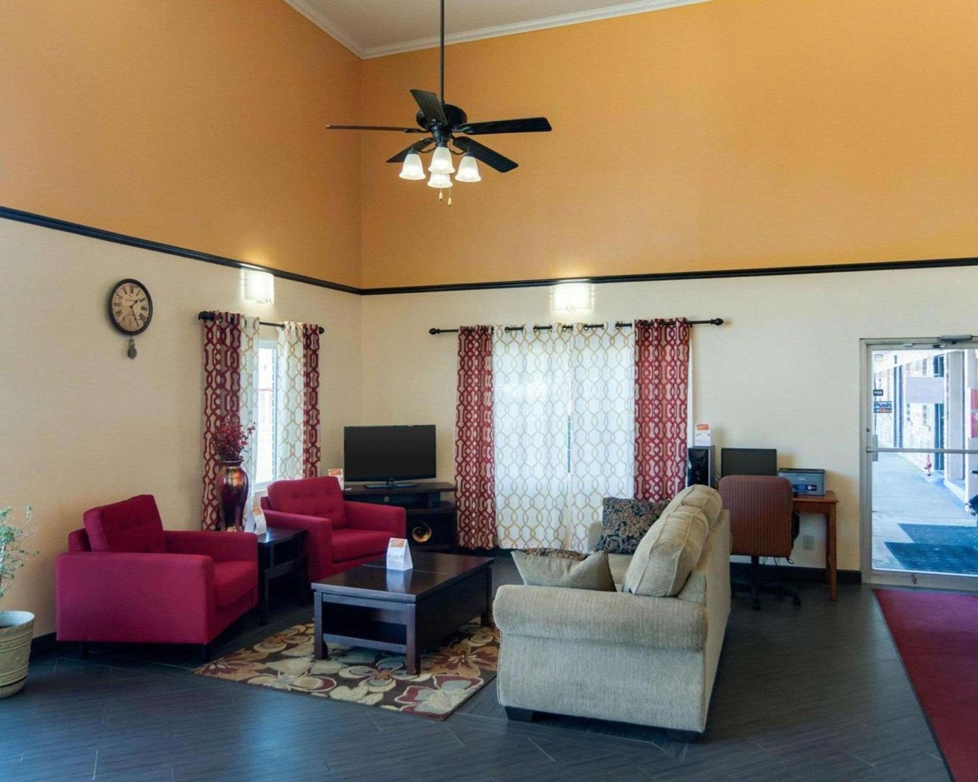 HomeStay Inn & Suites photo 2