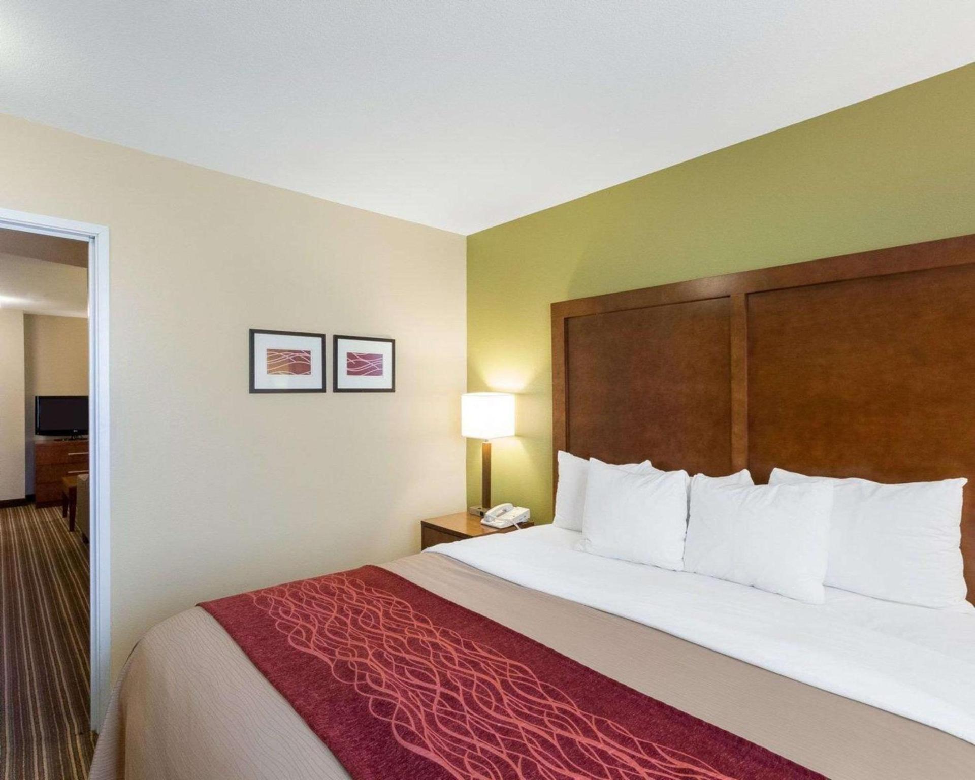 Comfort Inn & Suites Fayetteville-University Area photo 12