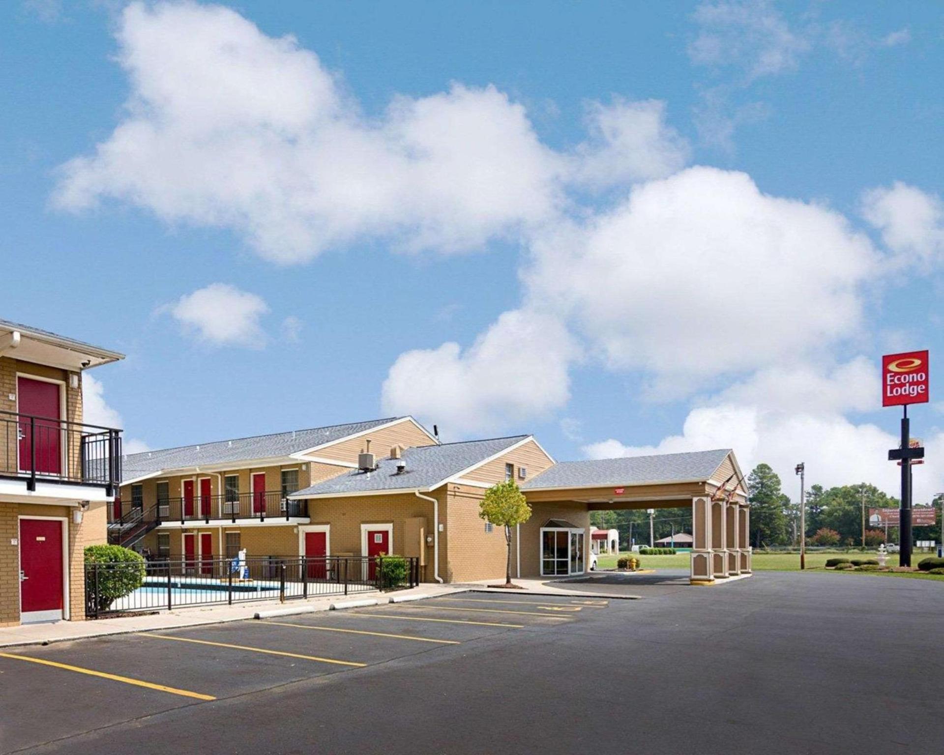 Econo Lodge Pine Bluff photo 3