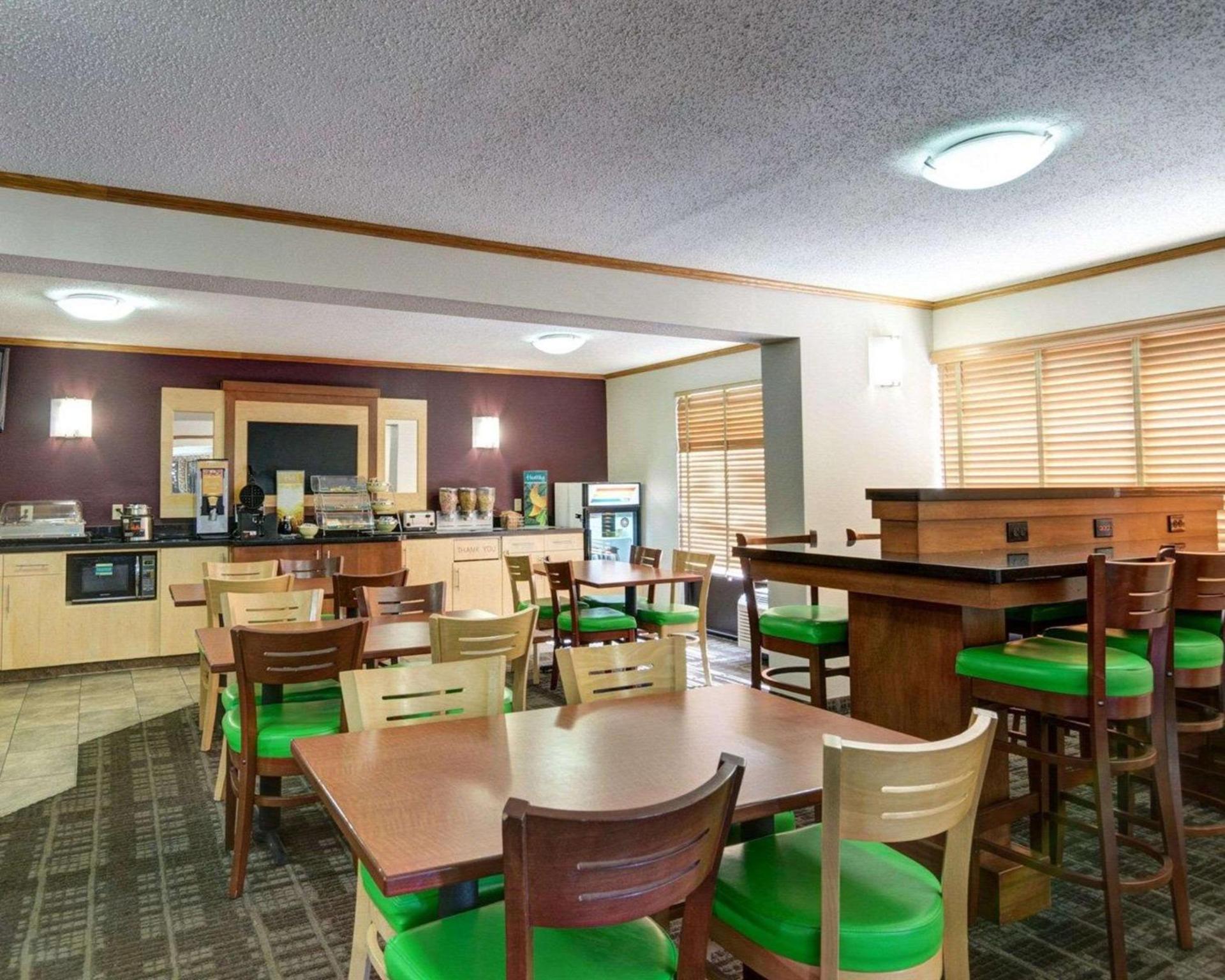 Quality Inn Fort Smith I-540 photo 24