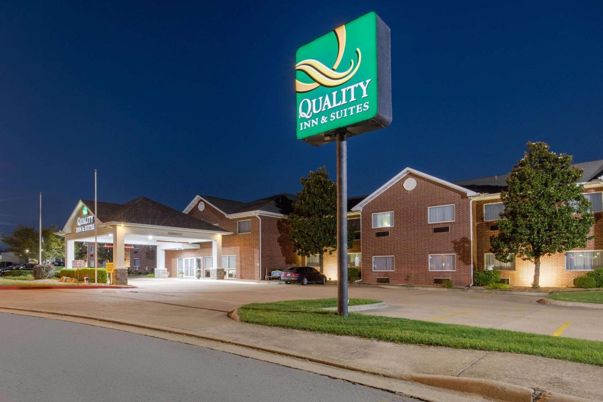 Quality Inn & Suites Mountain Home North photo 3