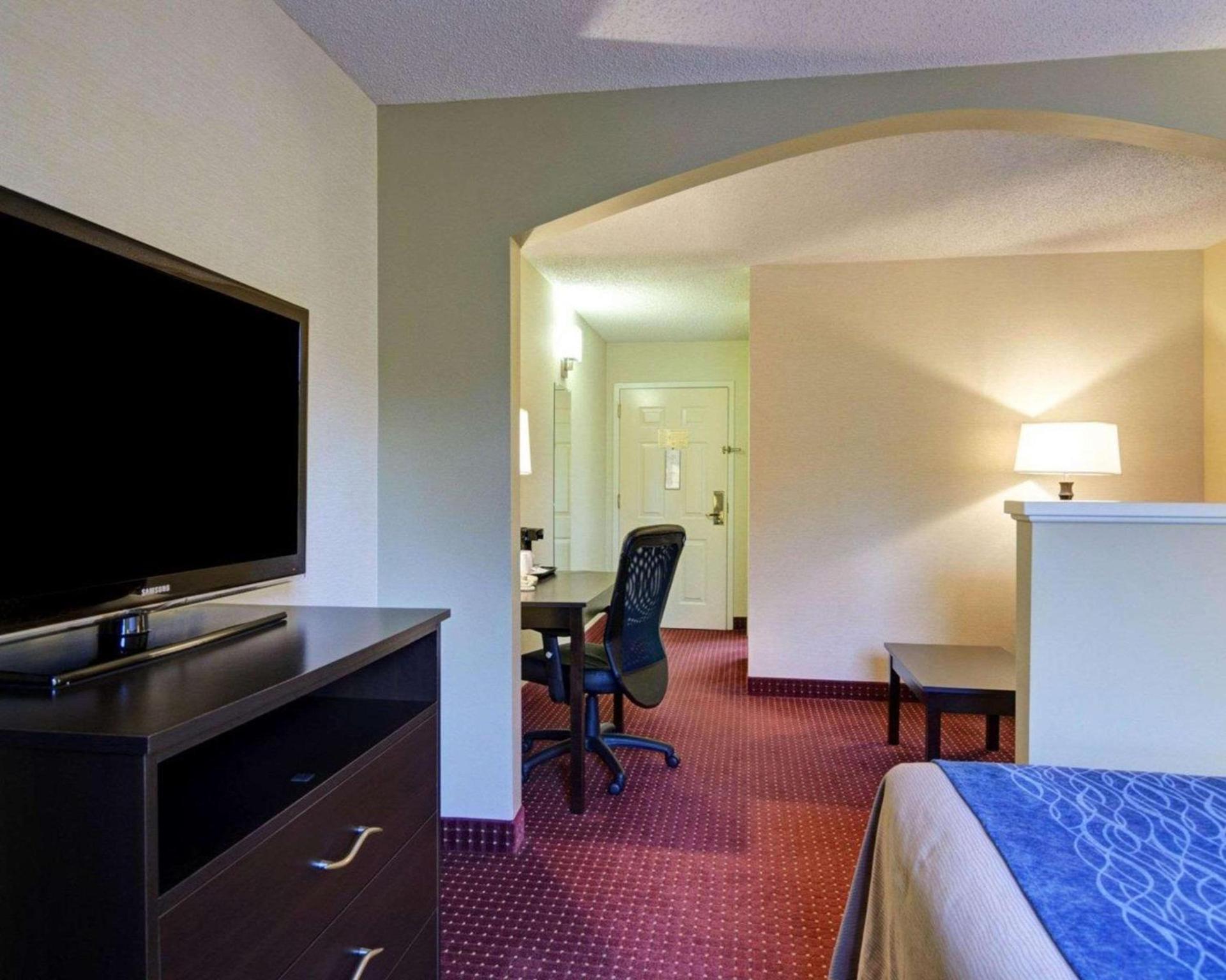 Quality Inn & Suites Little Rock West photo 11