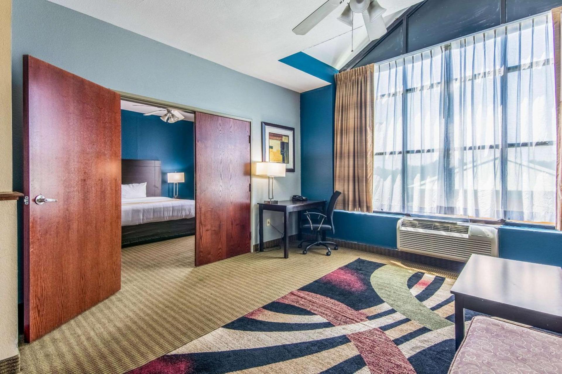 Quality Suites Maumelle - Little Rock Northwest photo 20