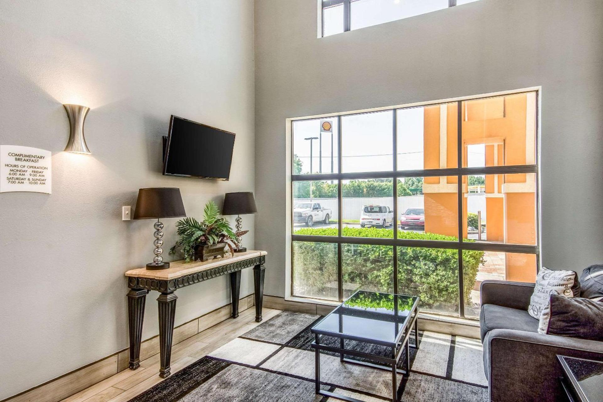 Quality Suites Maumelle - Little Rock Northwest photo 7