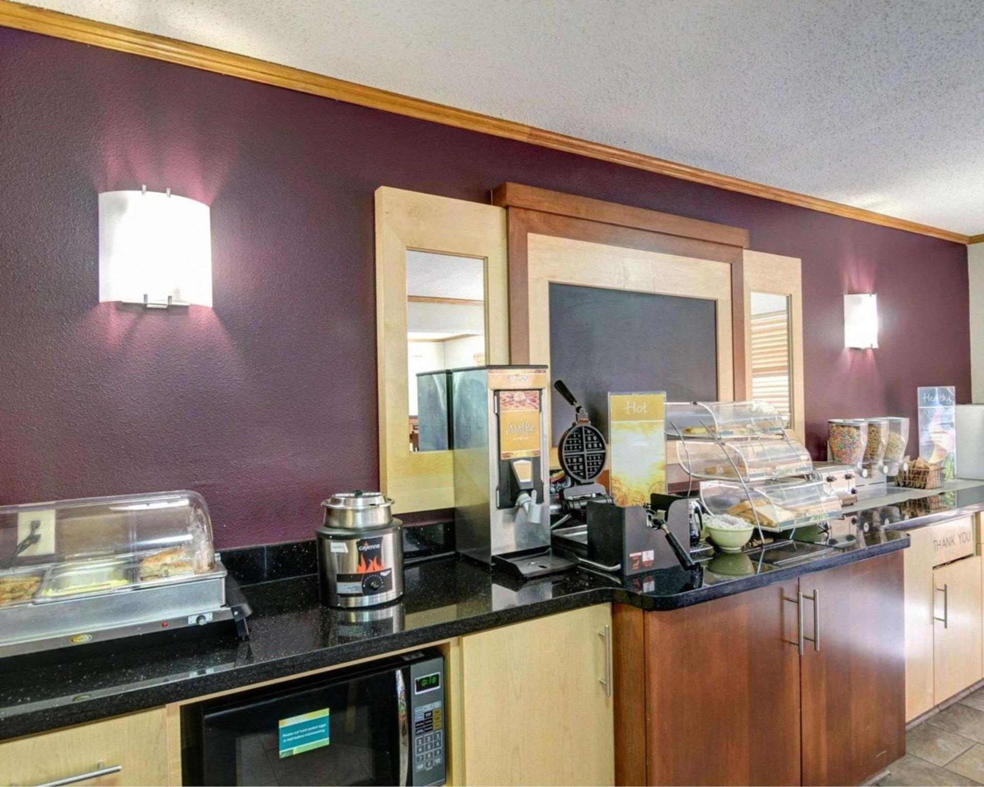 Quality Inn Fort Smith I-540 photo 16