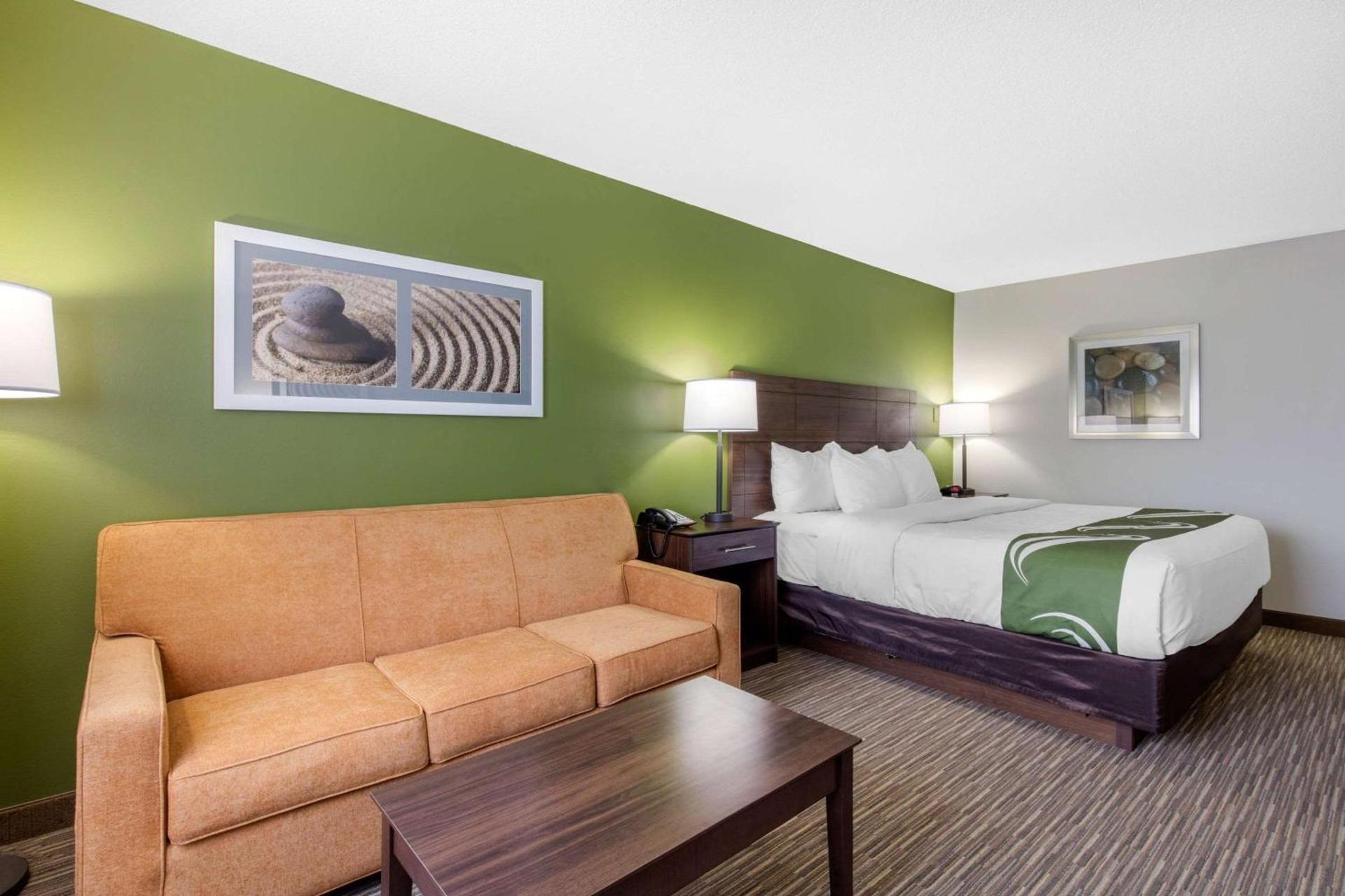 Quality Inn & Suites Mountain Home North photo 11