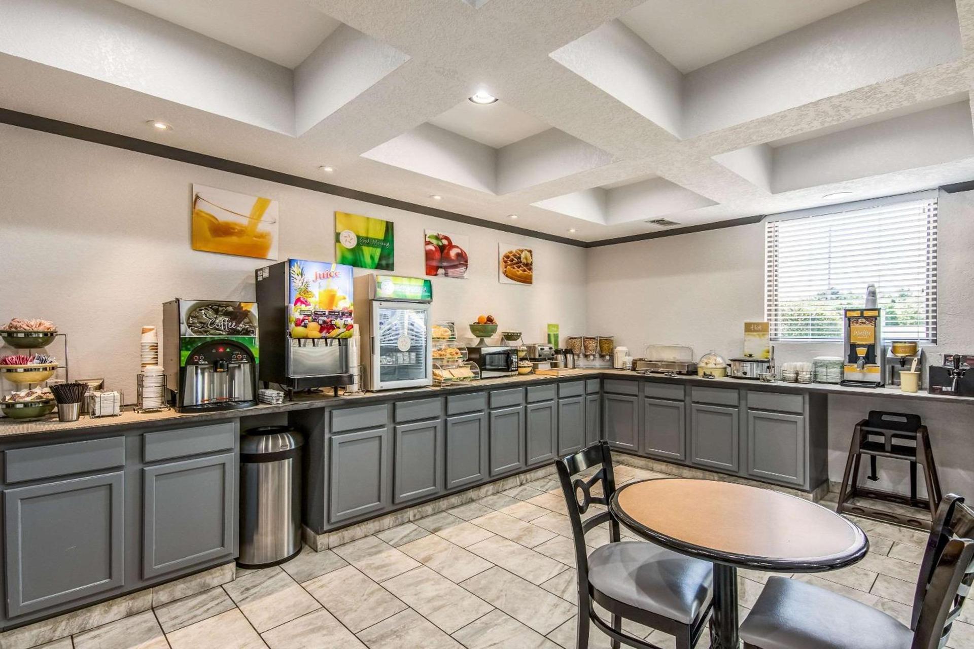Quality Suites Maumelle - Little Rock Northwest photo 28
