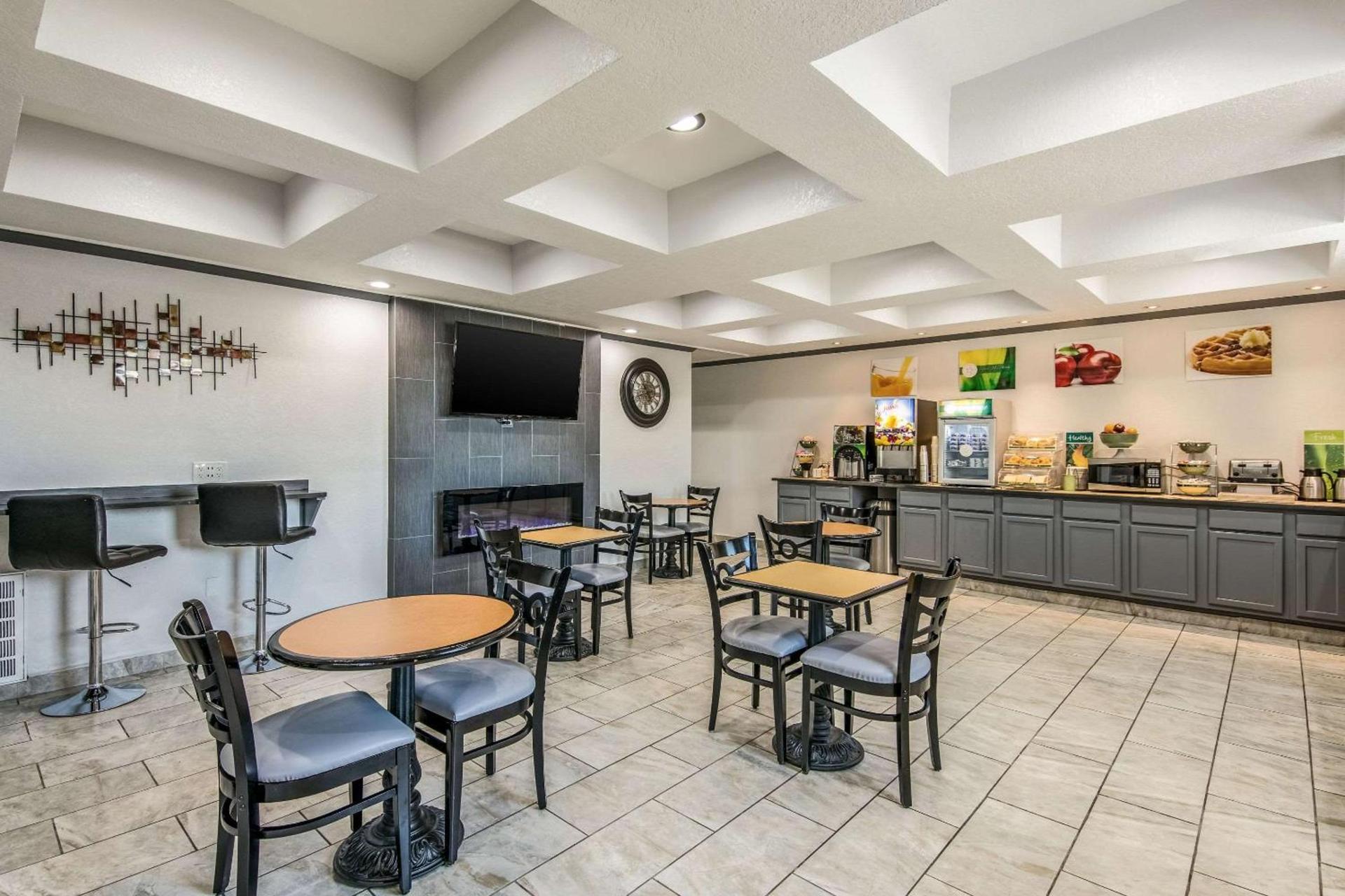 Quality Suites Maumelle - Little Rock Northwest photo 30