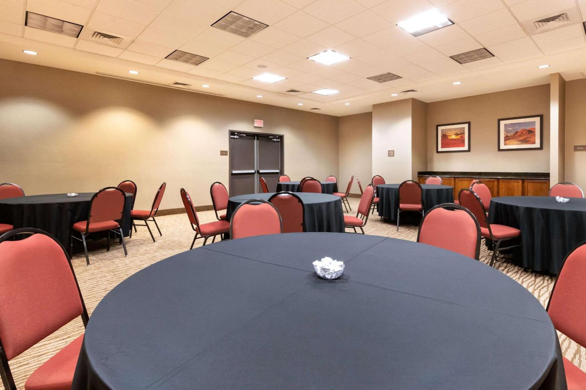 Comfort Suites Goodyear-West Phoenix photo 53