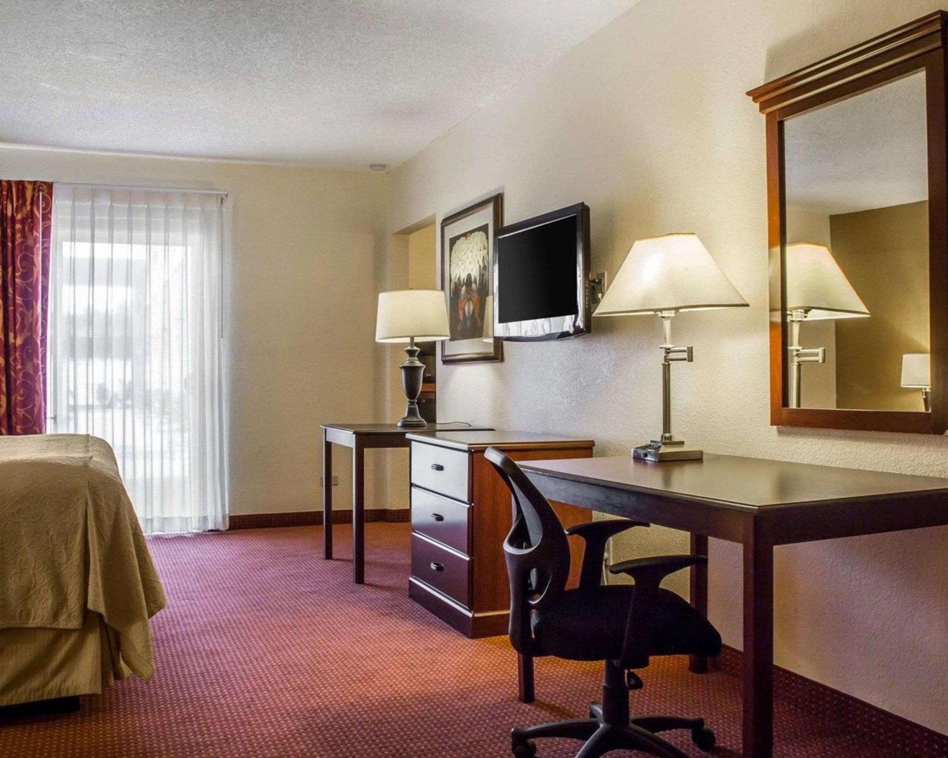 Hotel Americana photo 12