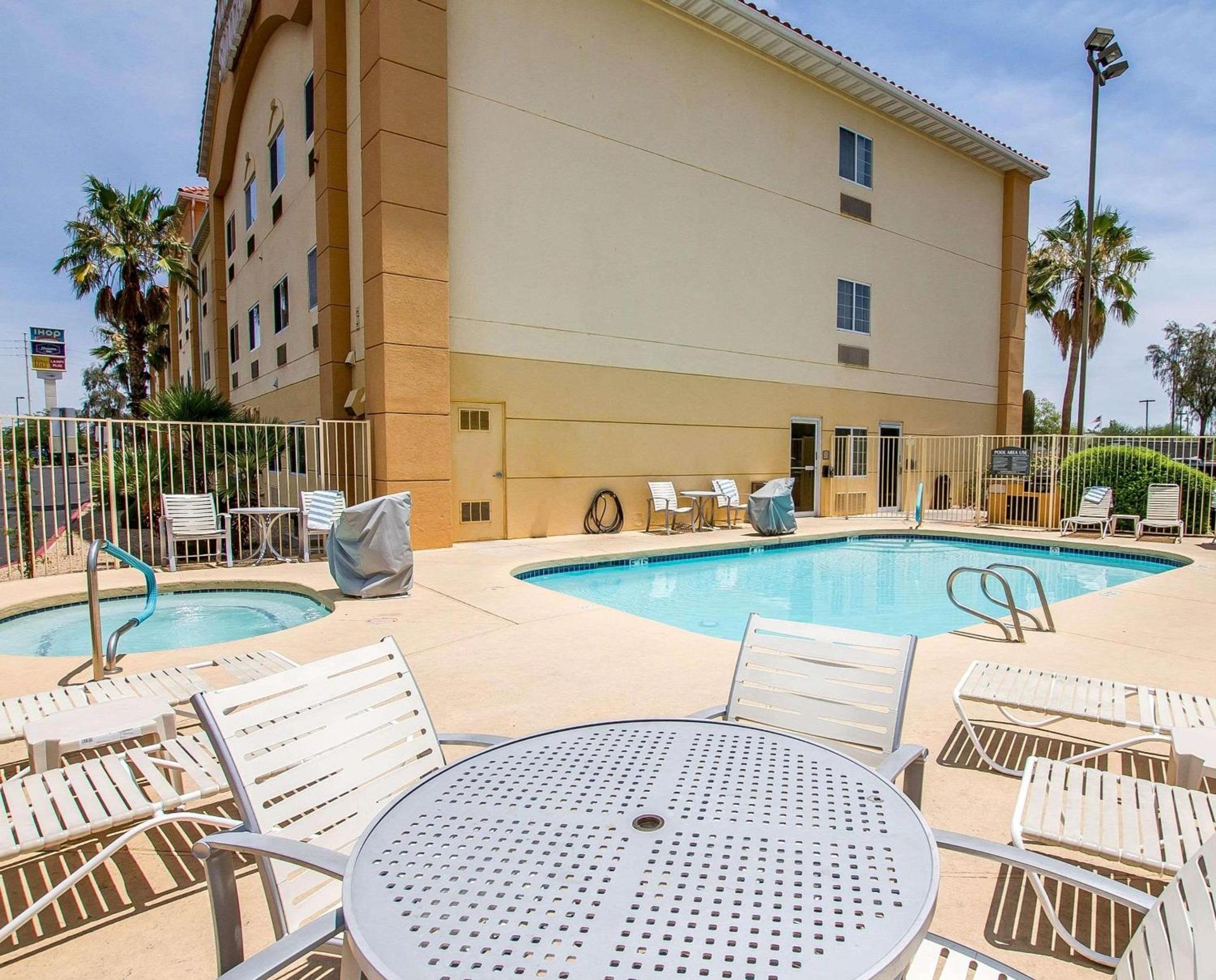 Comfort Suites Peoria Sports Complex photo 17
