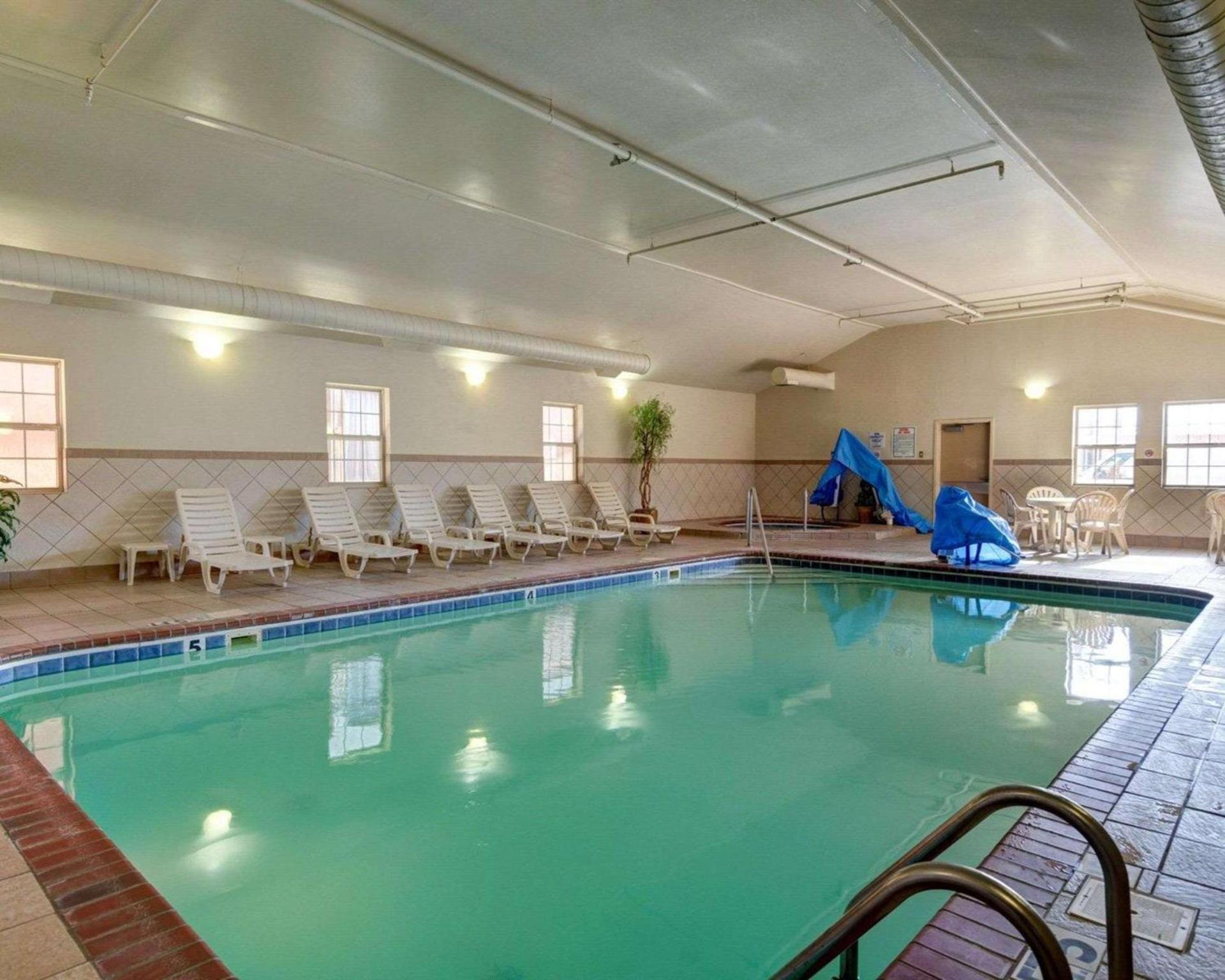 Quality Inn Fort Smith I-540 photo 9