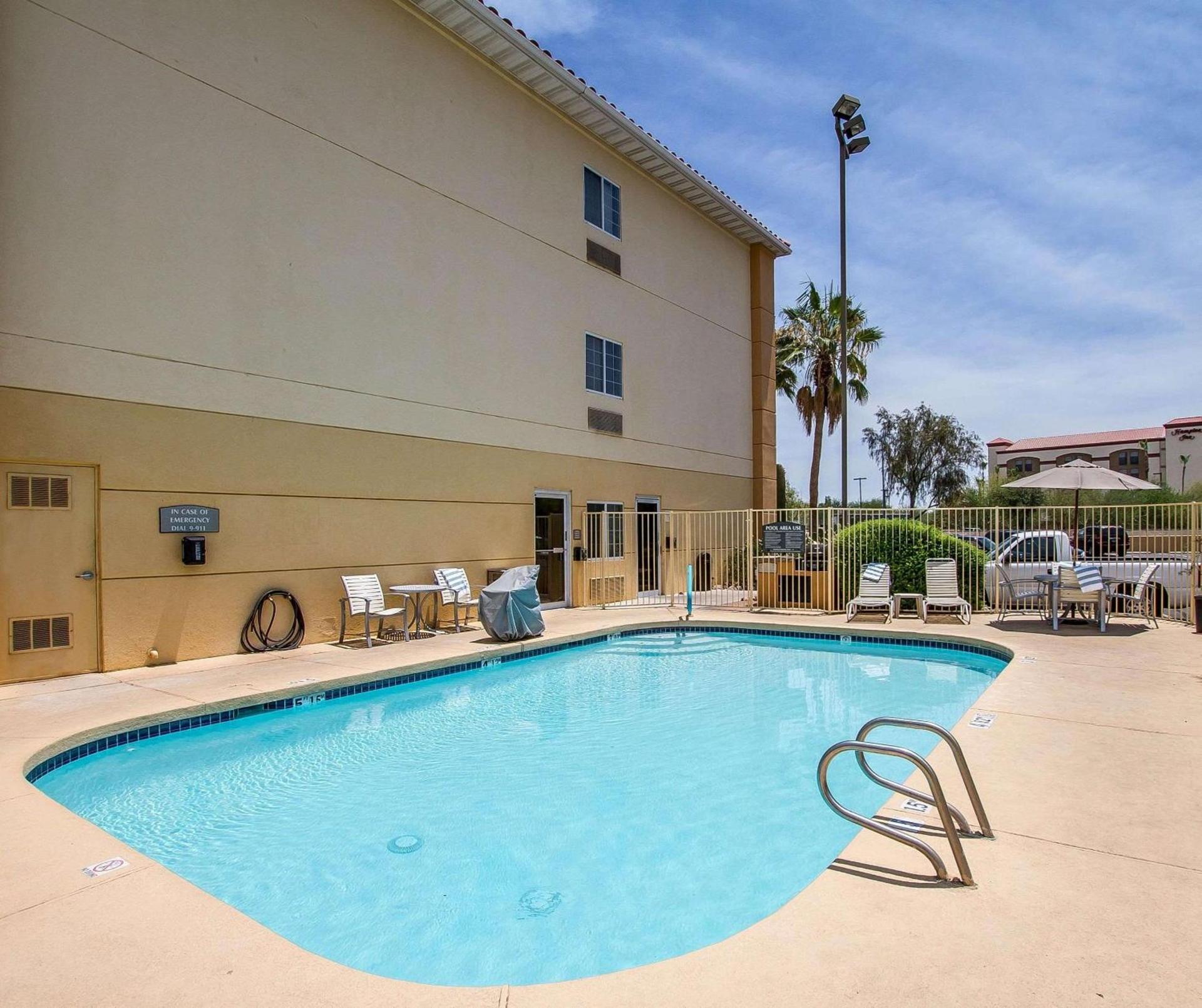Comfort Suites Peoria Sports Complex photo 19