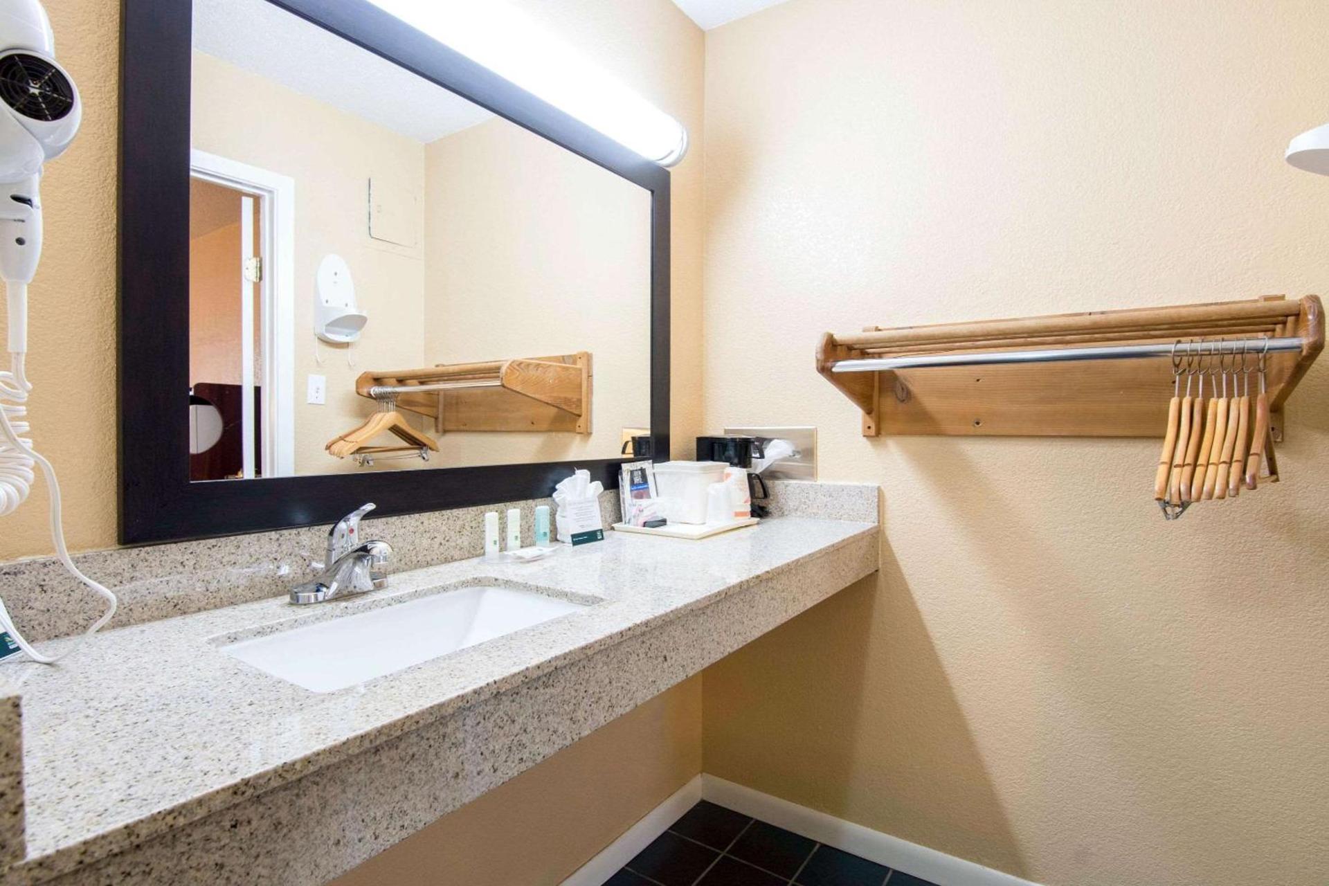 Quality Inn Arkadelphia - University Area photo 9