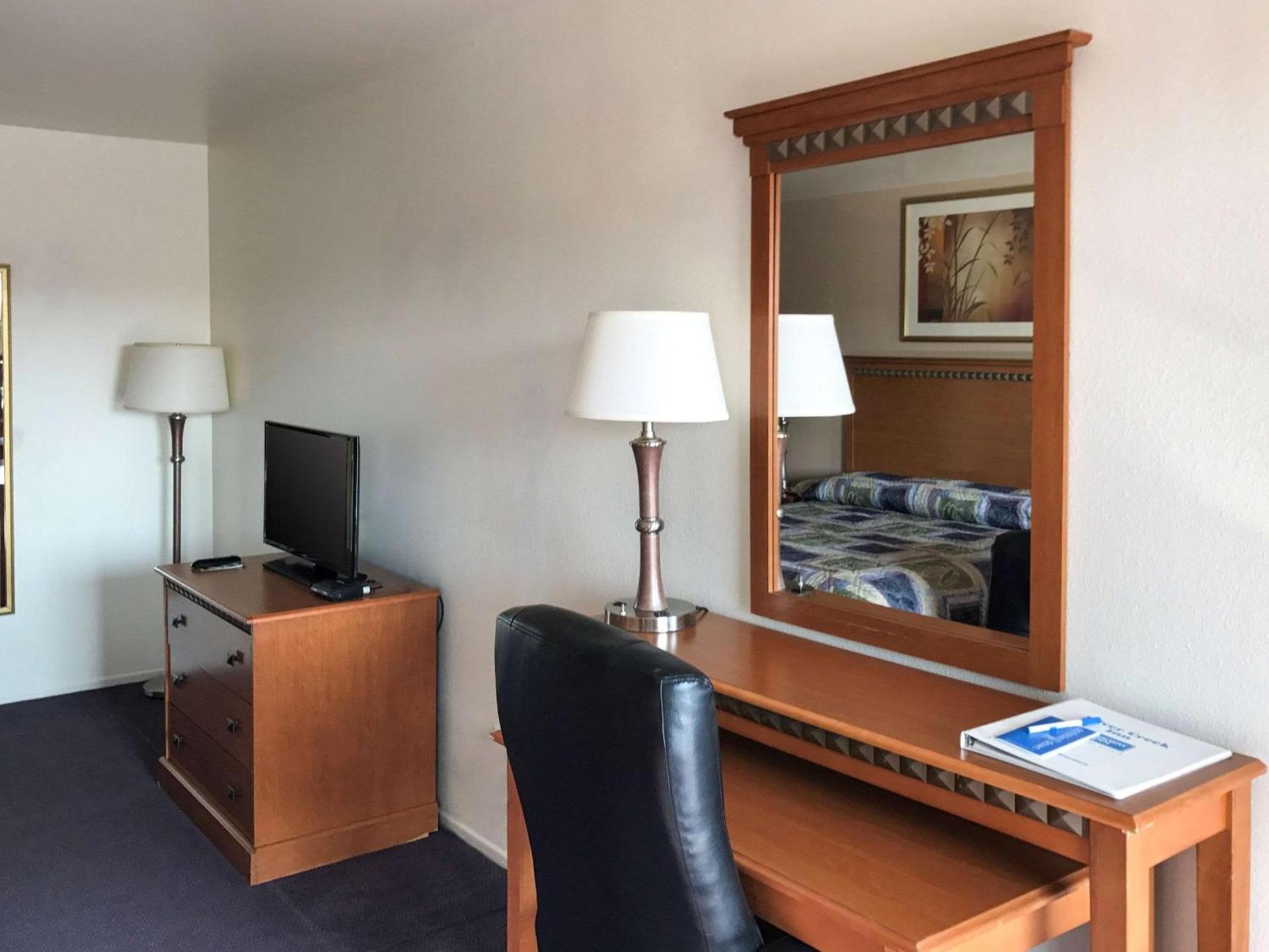 Rodeway Inn Silver Creek Inn photo 16