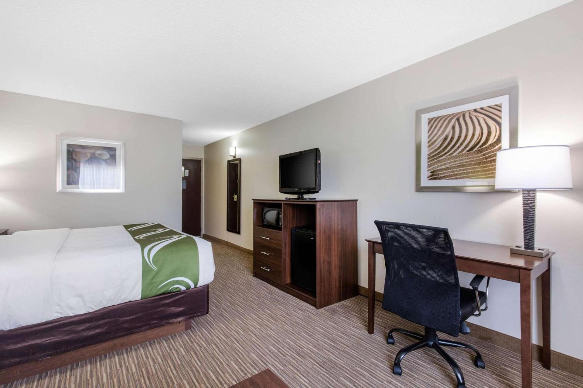 Quality Inn & Suites Mountain Home North photo 12