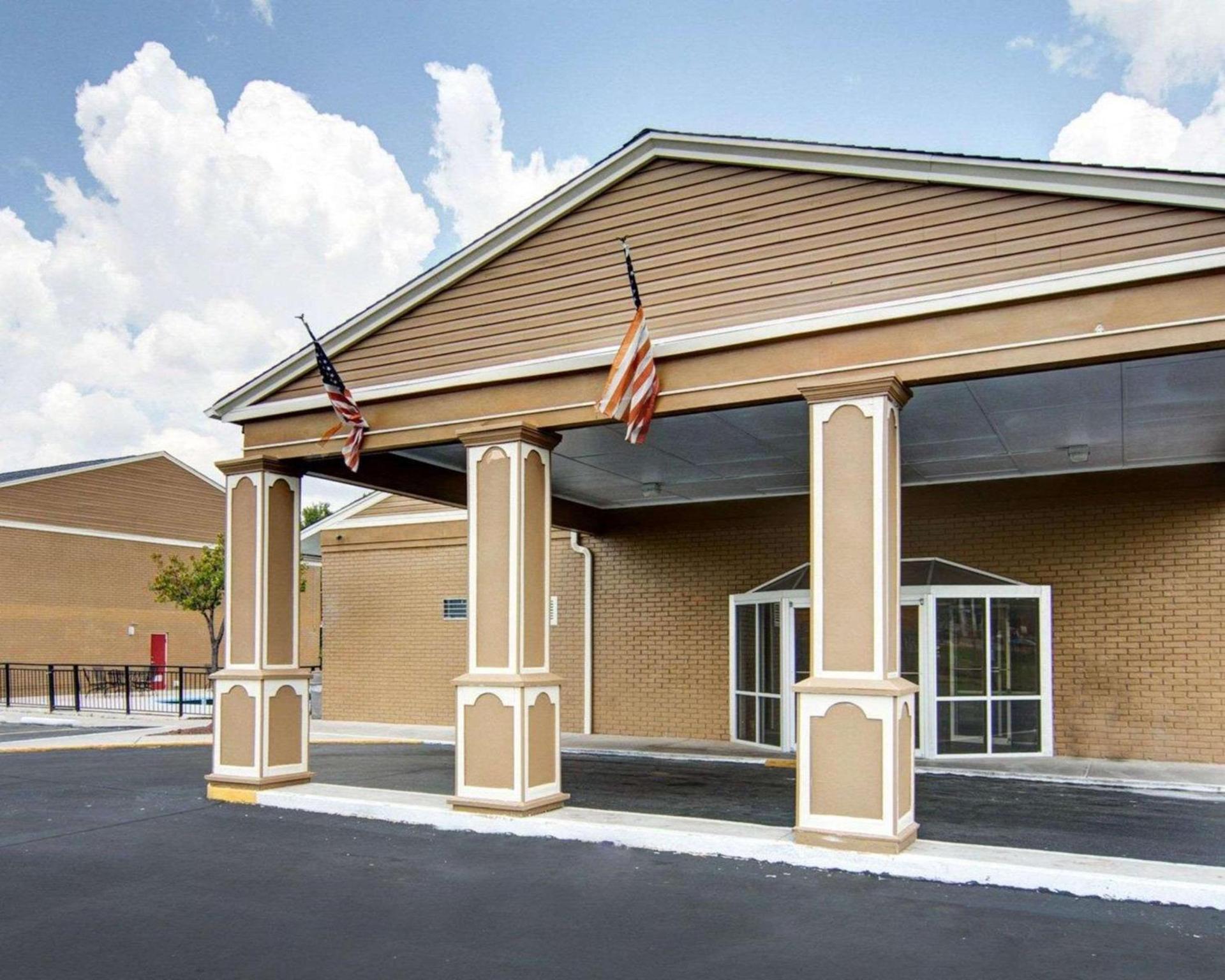 Econo Lodge Pine Bluff photo 8