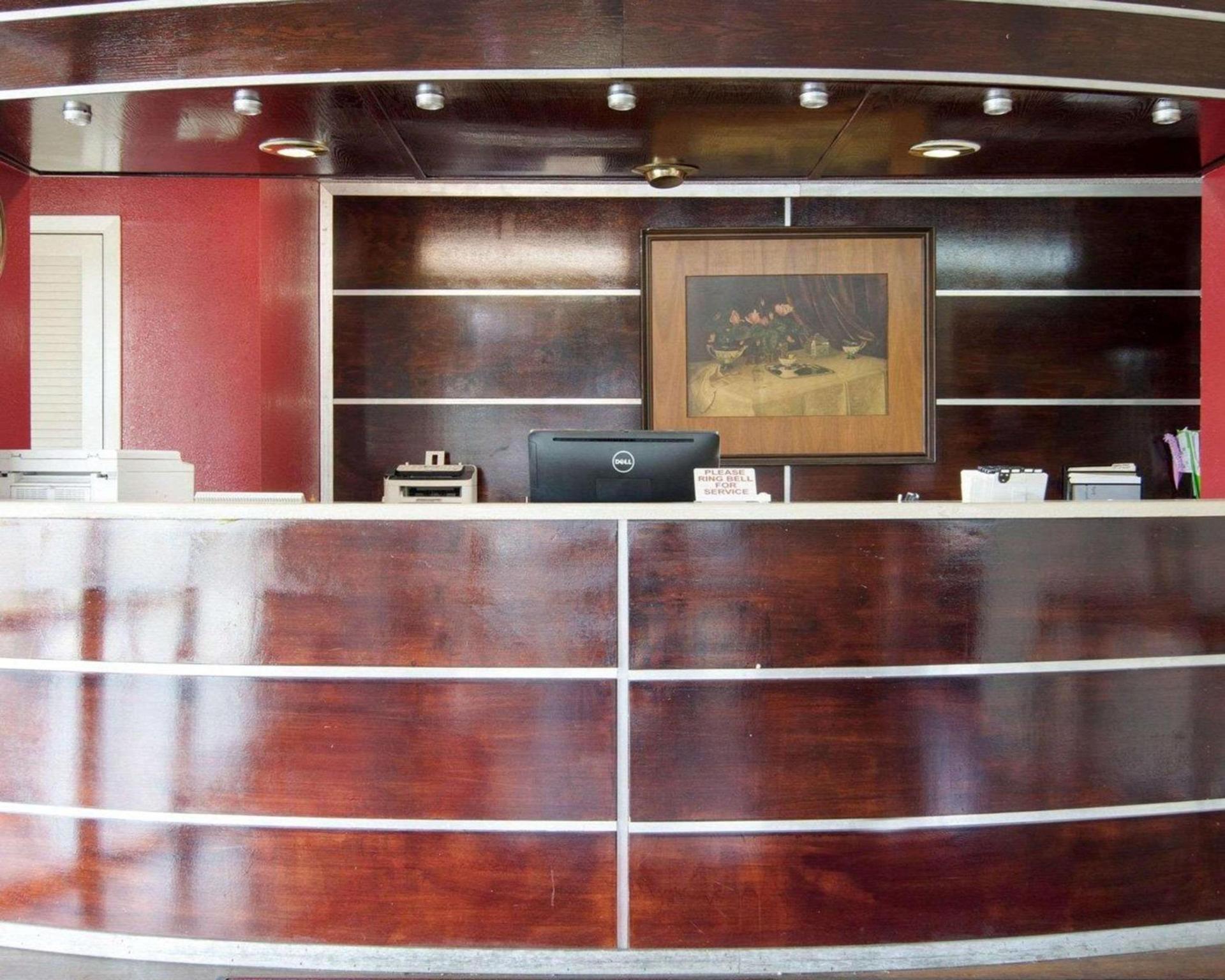 Econo Lodge Pine Bluff photo 9