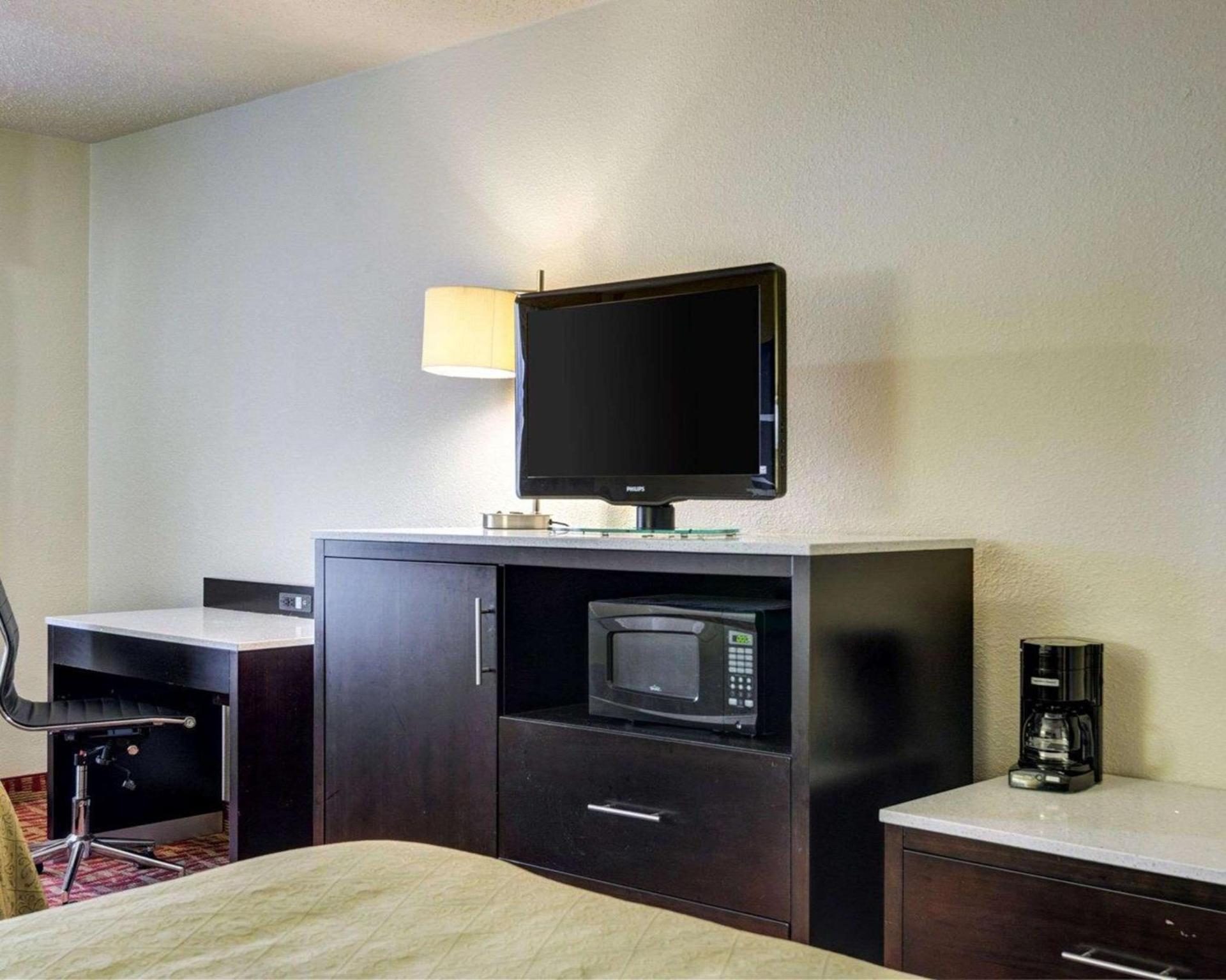 Quality Inn Fort Smith I-540 photo 4