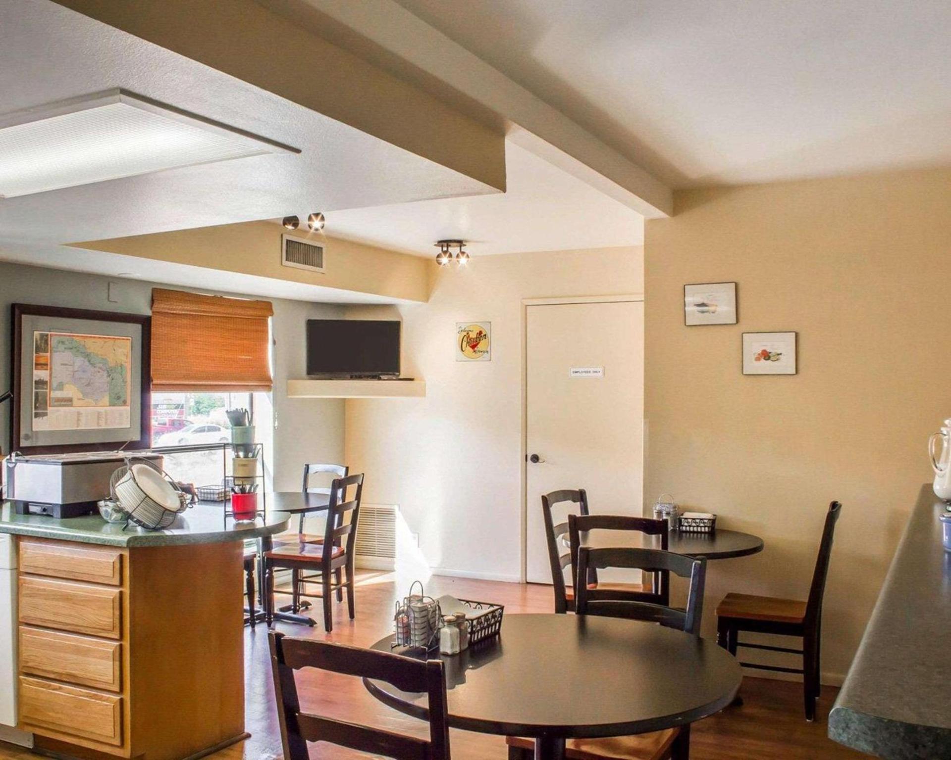 Rodeway Inn Silver Creek Inn photo 24