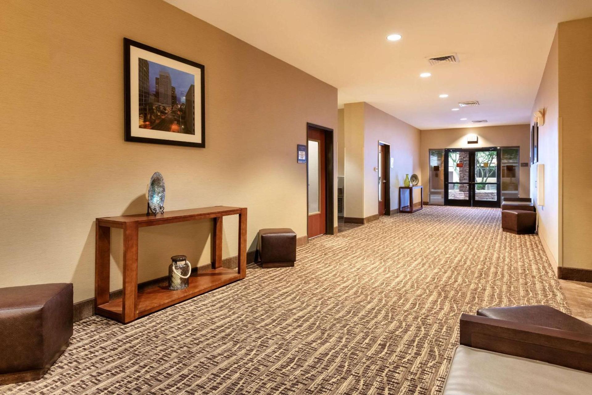 Comfort Suites Goodyear-West Phoenix photo 56