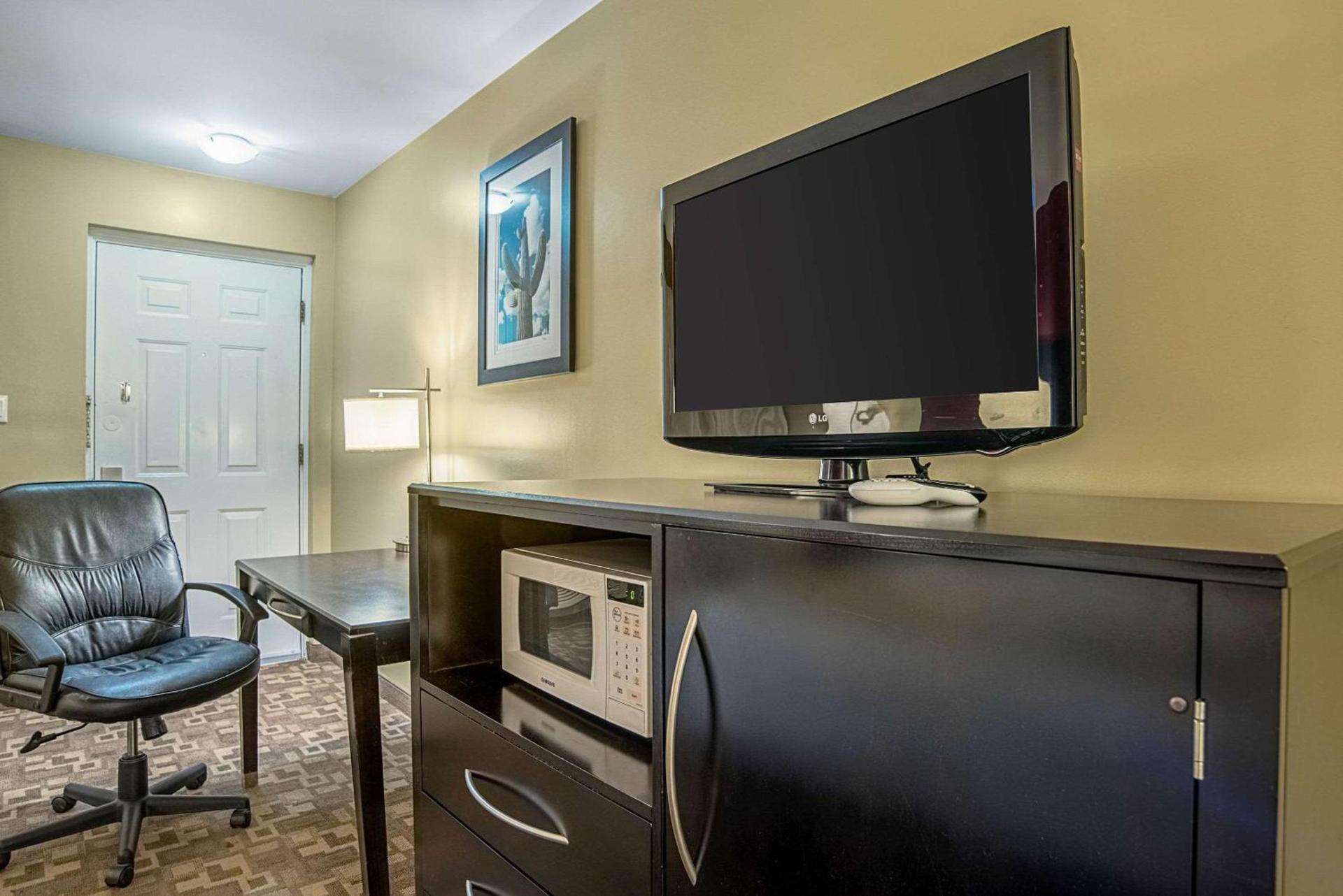 Quality Inn & Suites Phoenix NW - Sun City photo 13