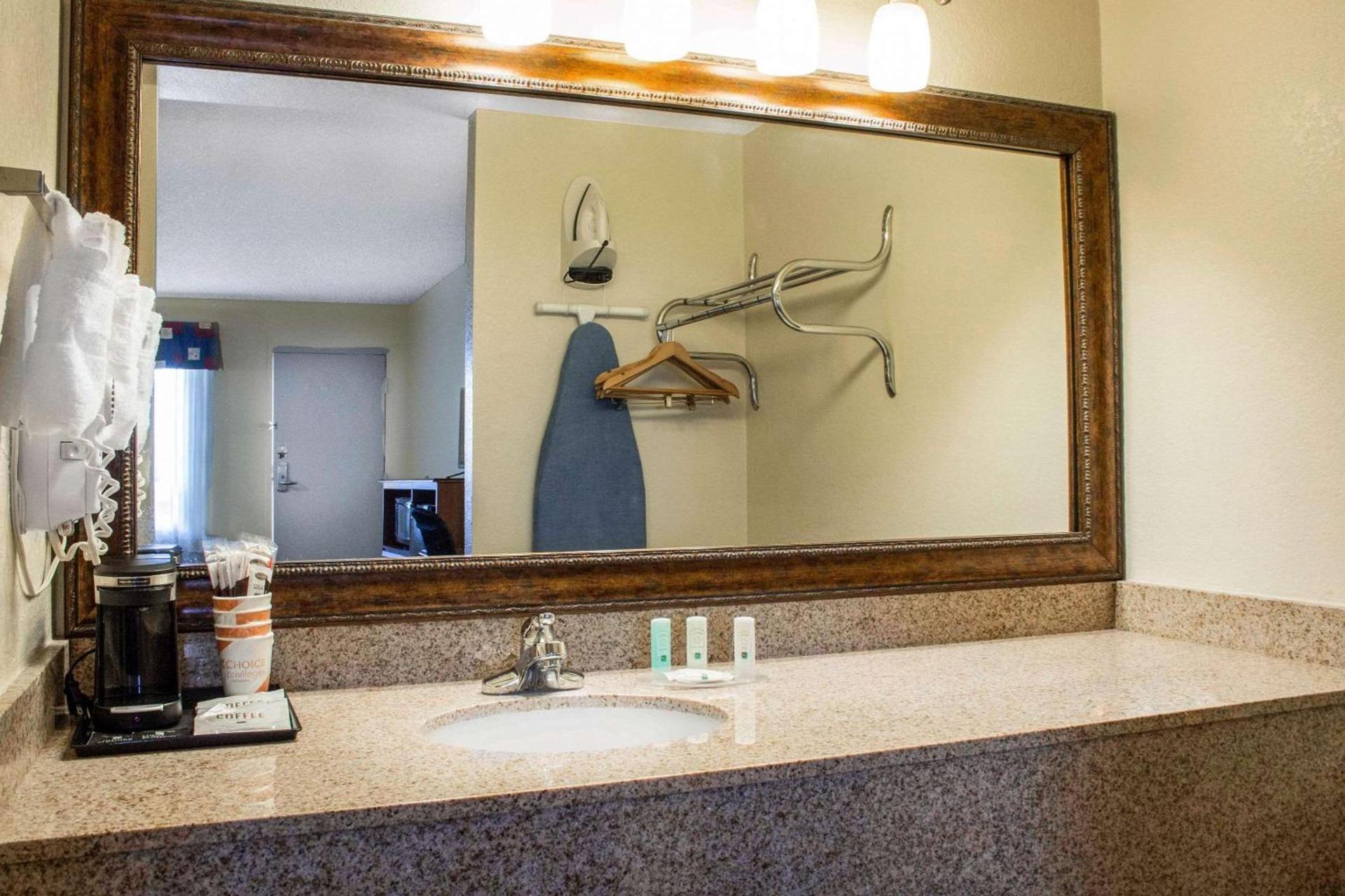 Quality Inn Benson I-10 Exit 304 photo 10