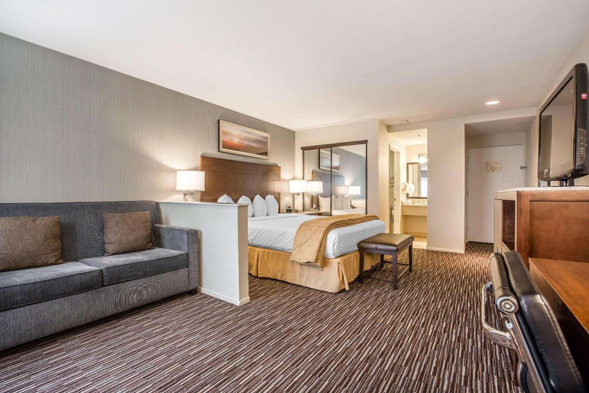Quality Inn & Suites Hermosa Beach photo 2