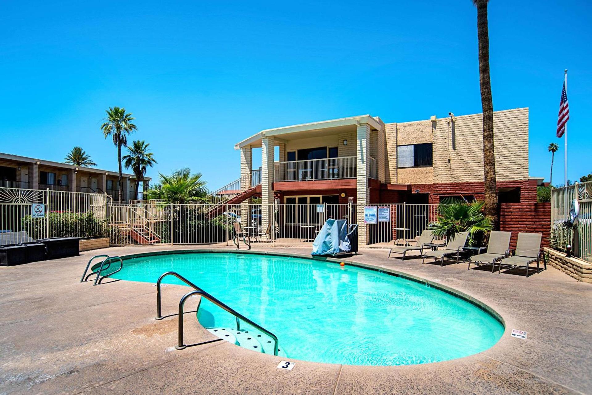 Quality Inn & Suites Phoenix NW - Sun City photo 27