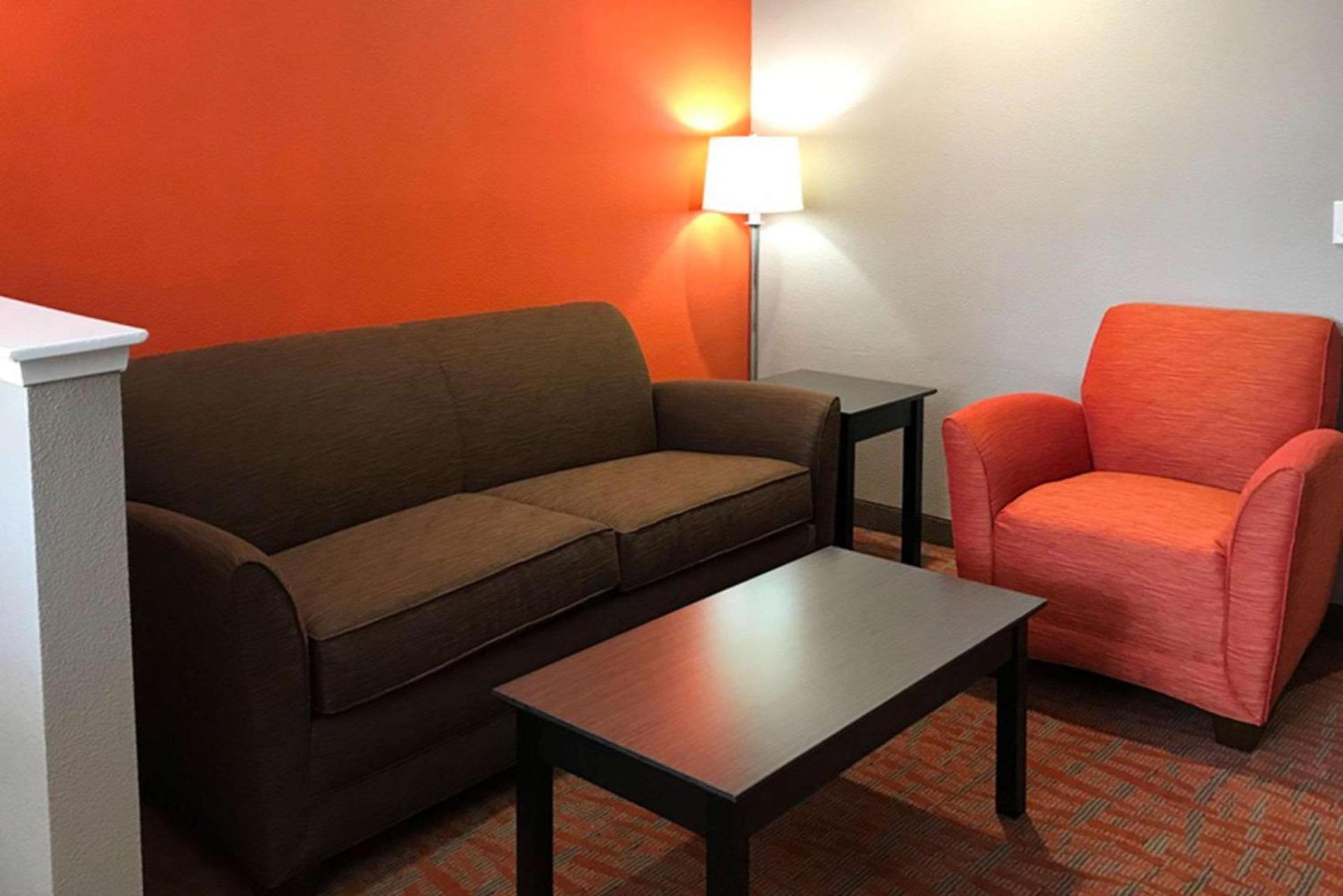 Quality Inn & Suites Fresno Northwest photo 2