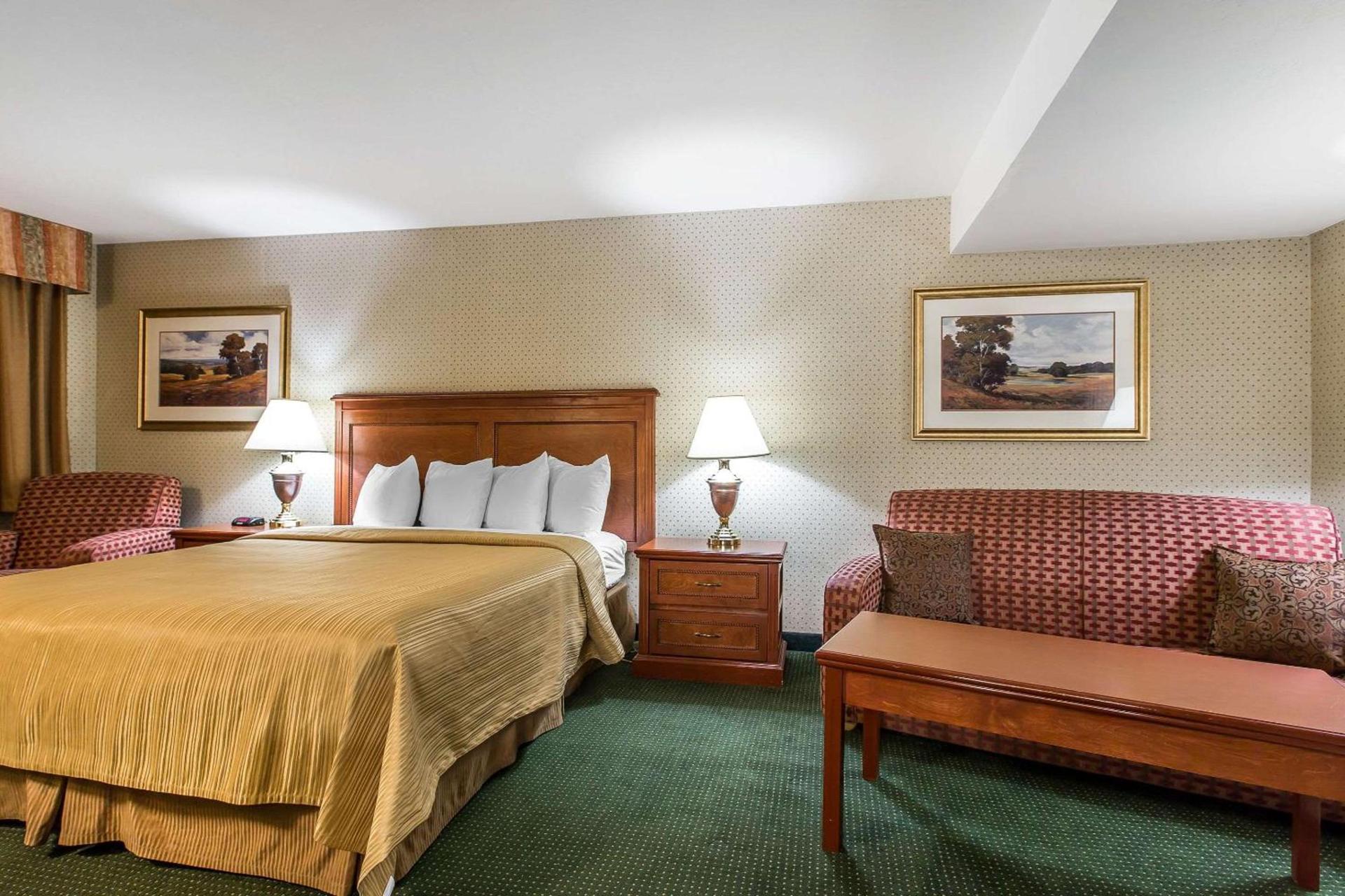 Quality Inn Near China Lake Naval Station photo 4