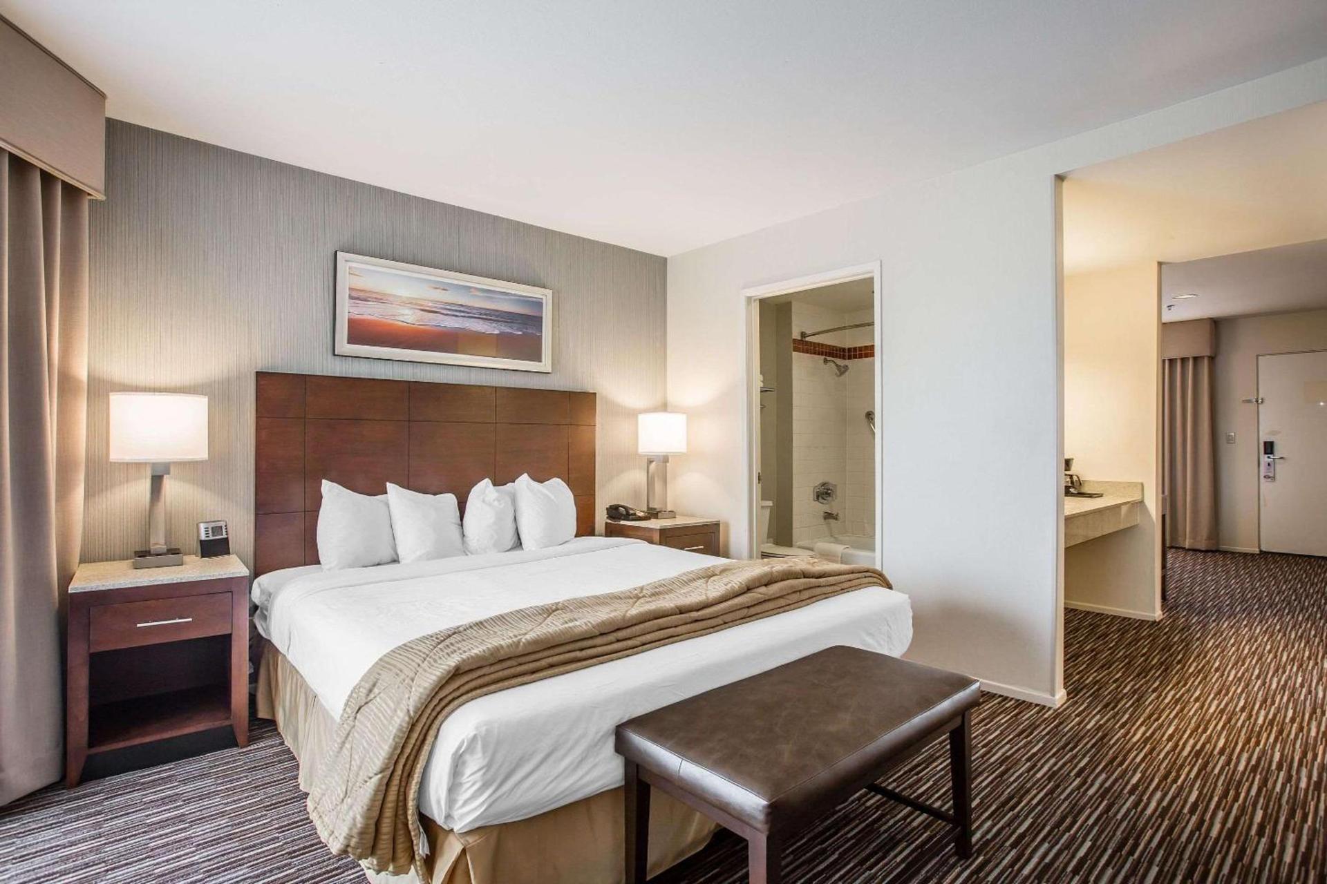 Quality Inn & Suites Hermosa Beach photo 14