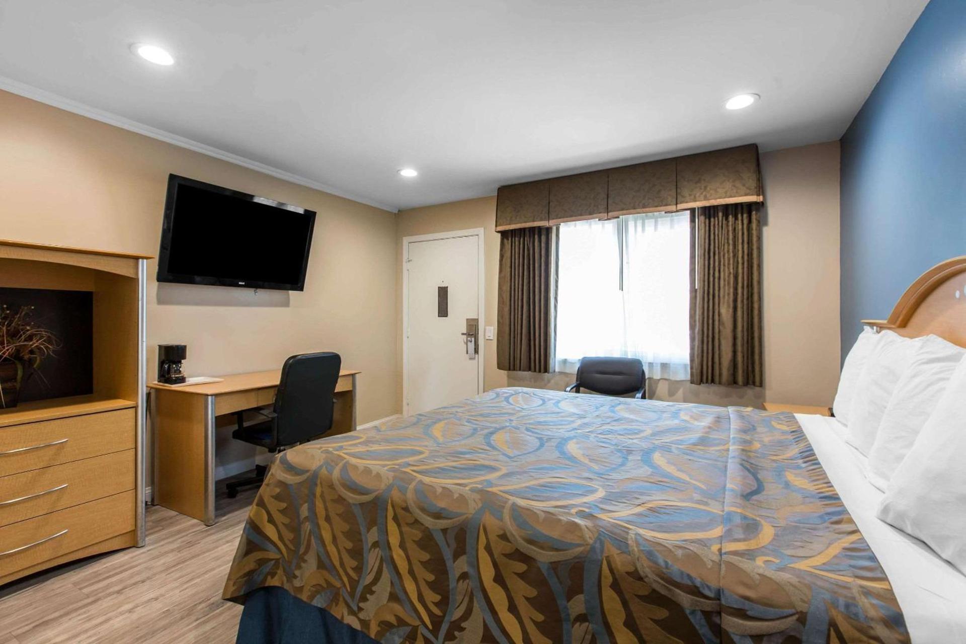 Rodeway Inn Escondido Downtown photo 5
