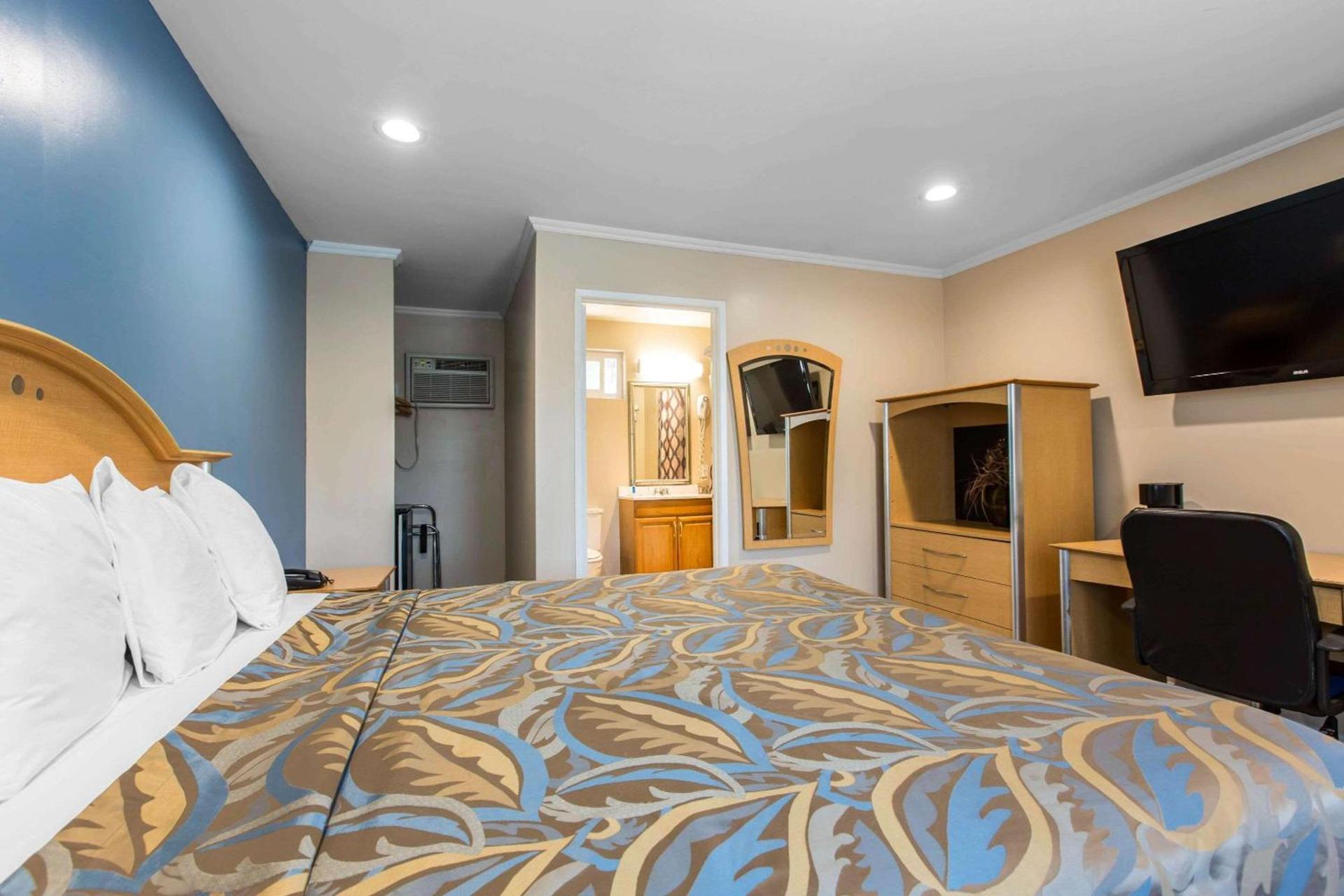 Rodeway Inn Escondido Downtown photo 10