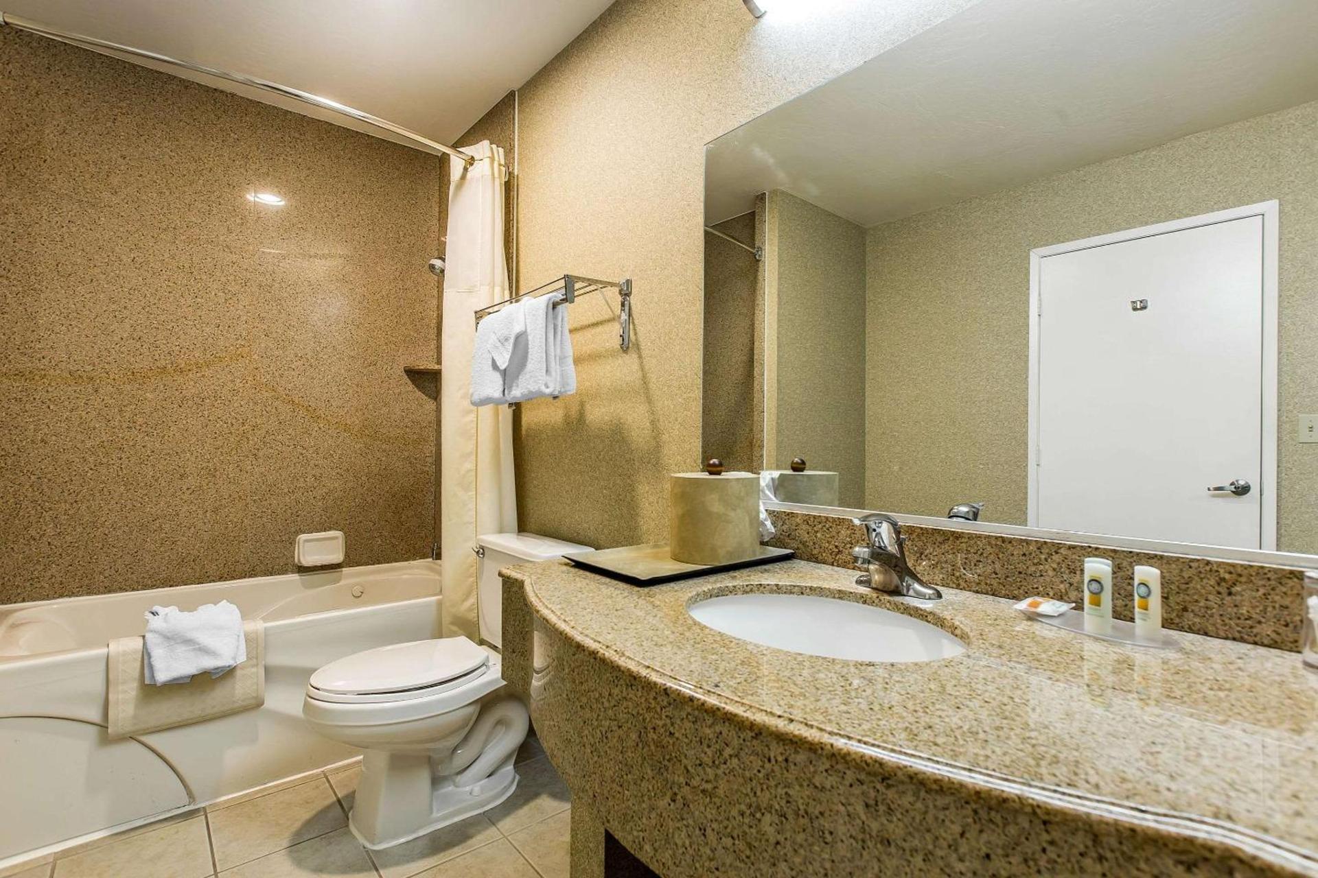 Quality Inn Near China Lake Naval Station photo 15