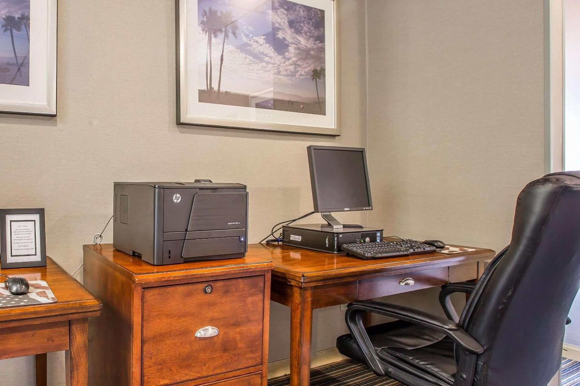 Quality Inn & Suites Hermosa Beach photo 21