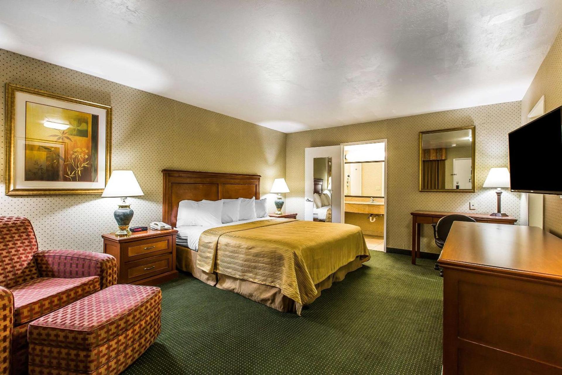 Quality Inn Near China Lake Naval Station photo 19