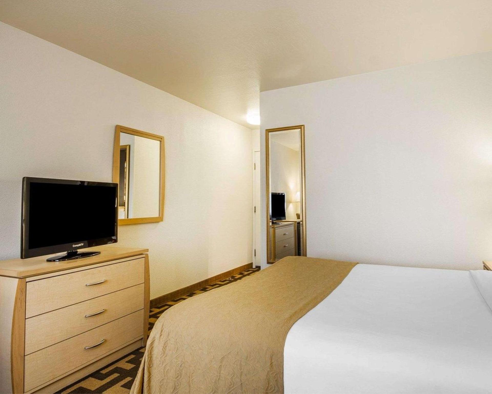Quality Inn Petaluma - Sonoma photo 18