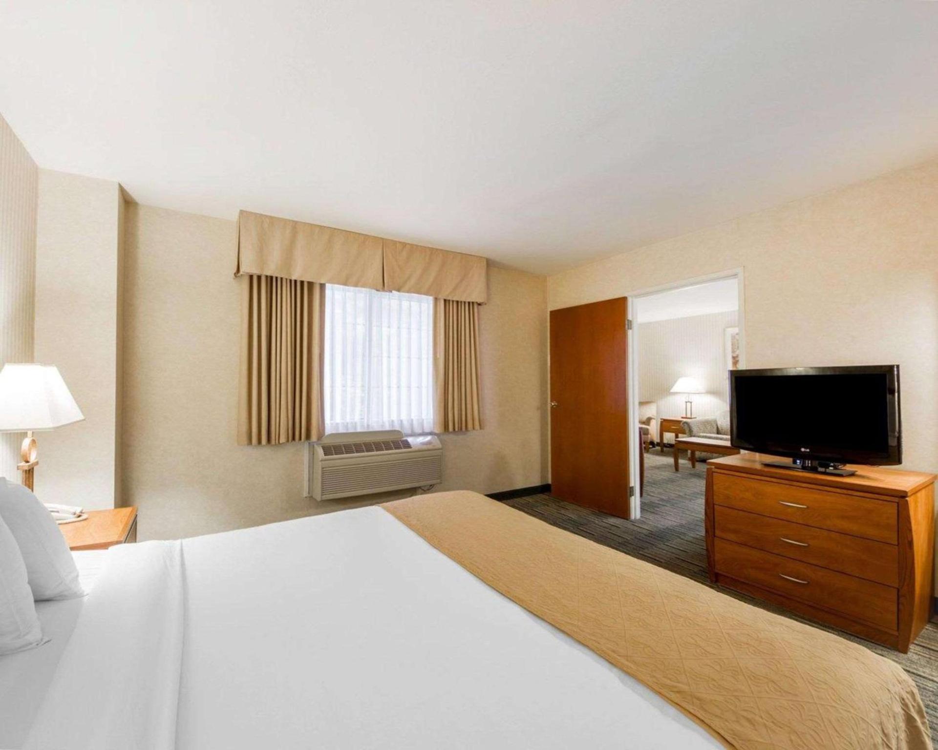 Quality Inn Petaluma - Sonoma photo 35