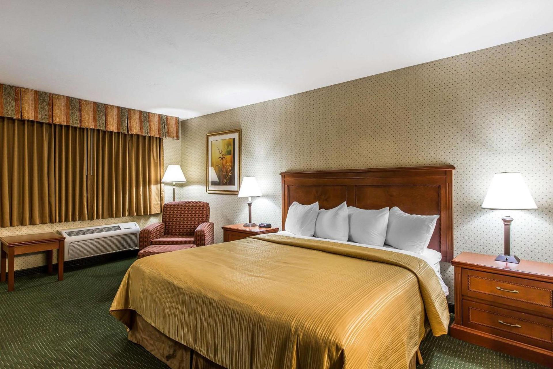 Quality Inn Near China Lake Naval Station photo 20