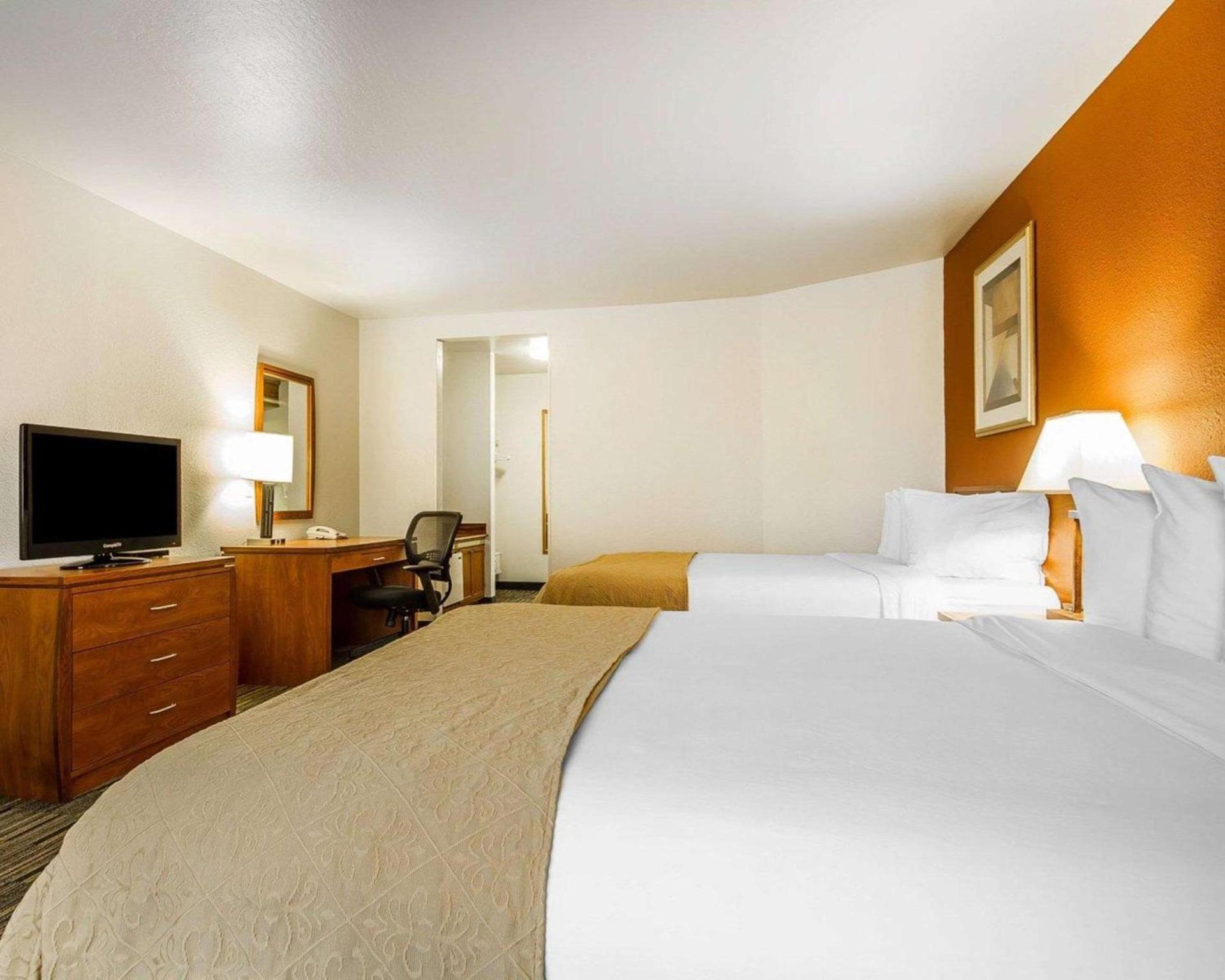 Quality Inn Petaluma - Sonoma photo 11