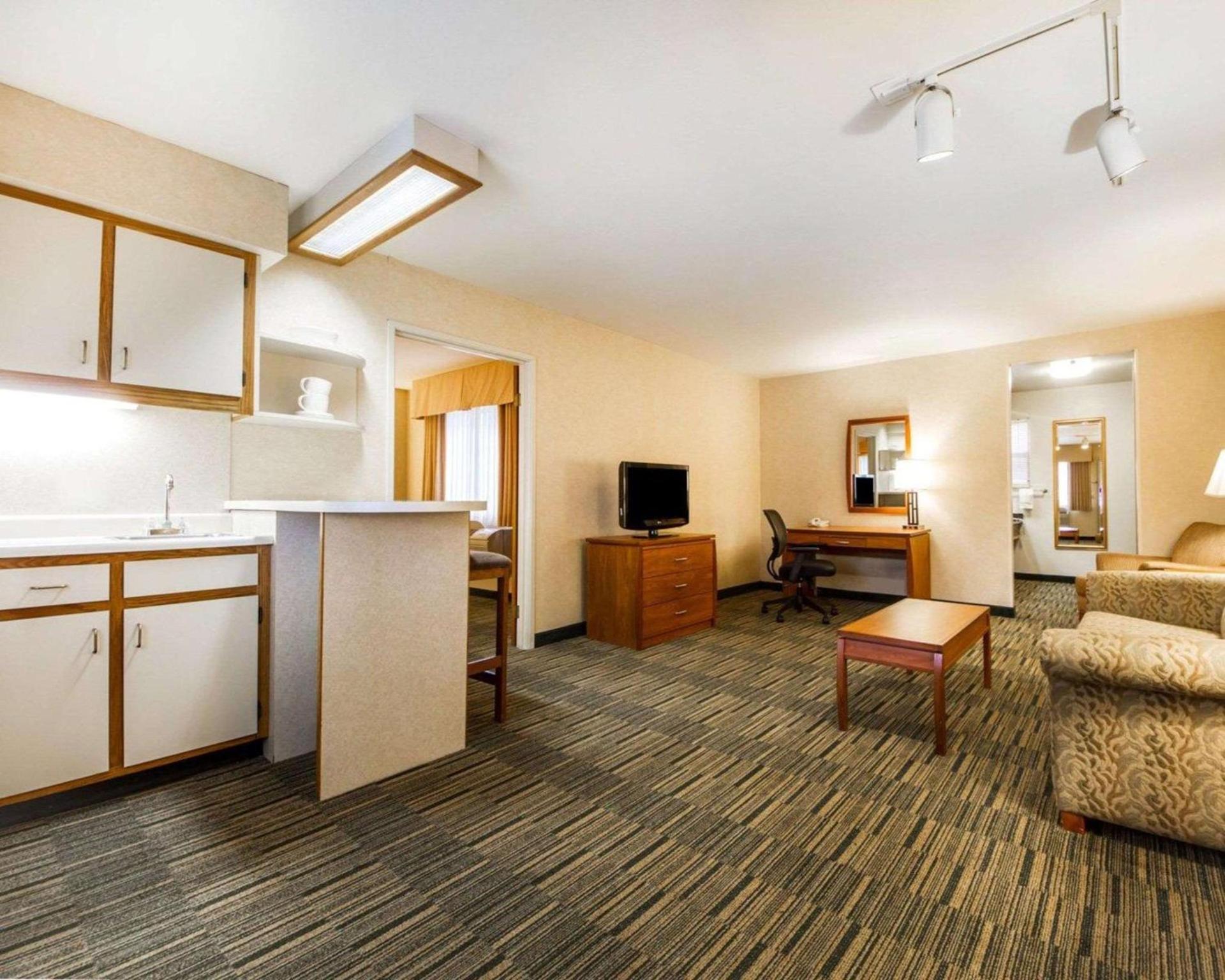 Quality Inn Petaluma - Sonoma photo 33