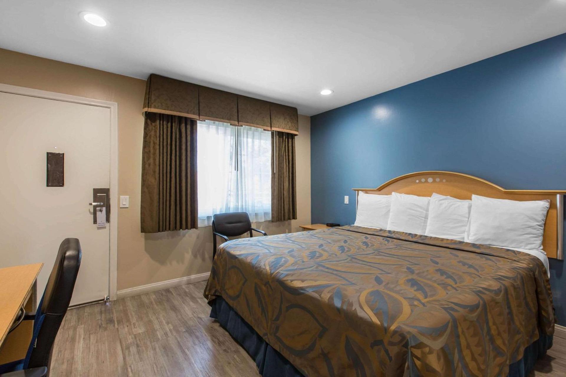 Rodeway Inn Escondido Downtown photo 12