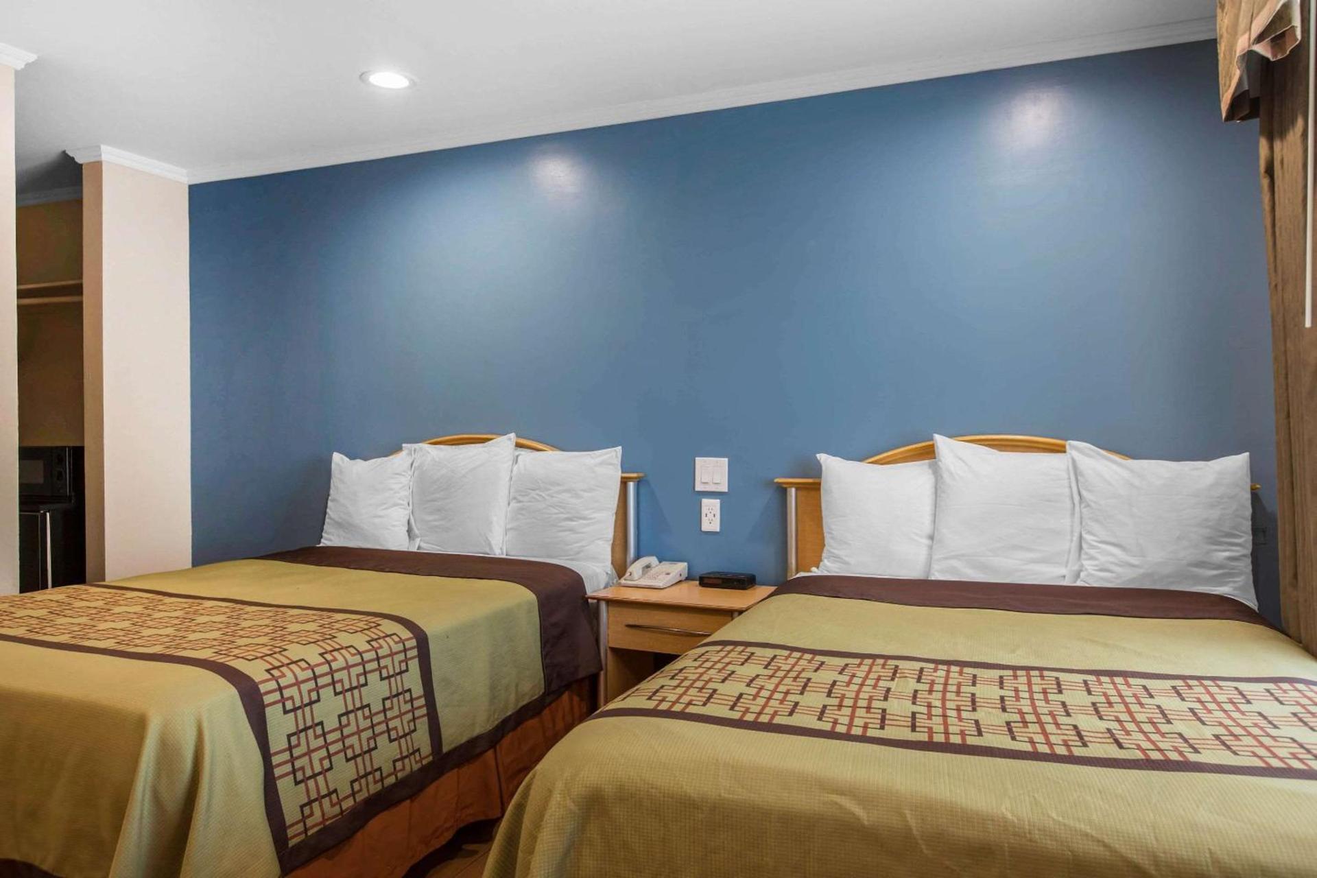 Rodeway Inn Escondido Downtown photo 14
