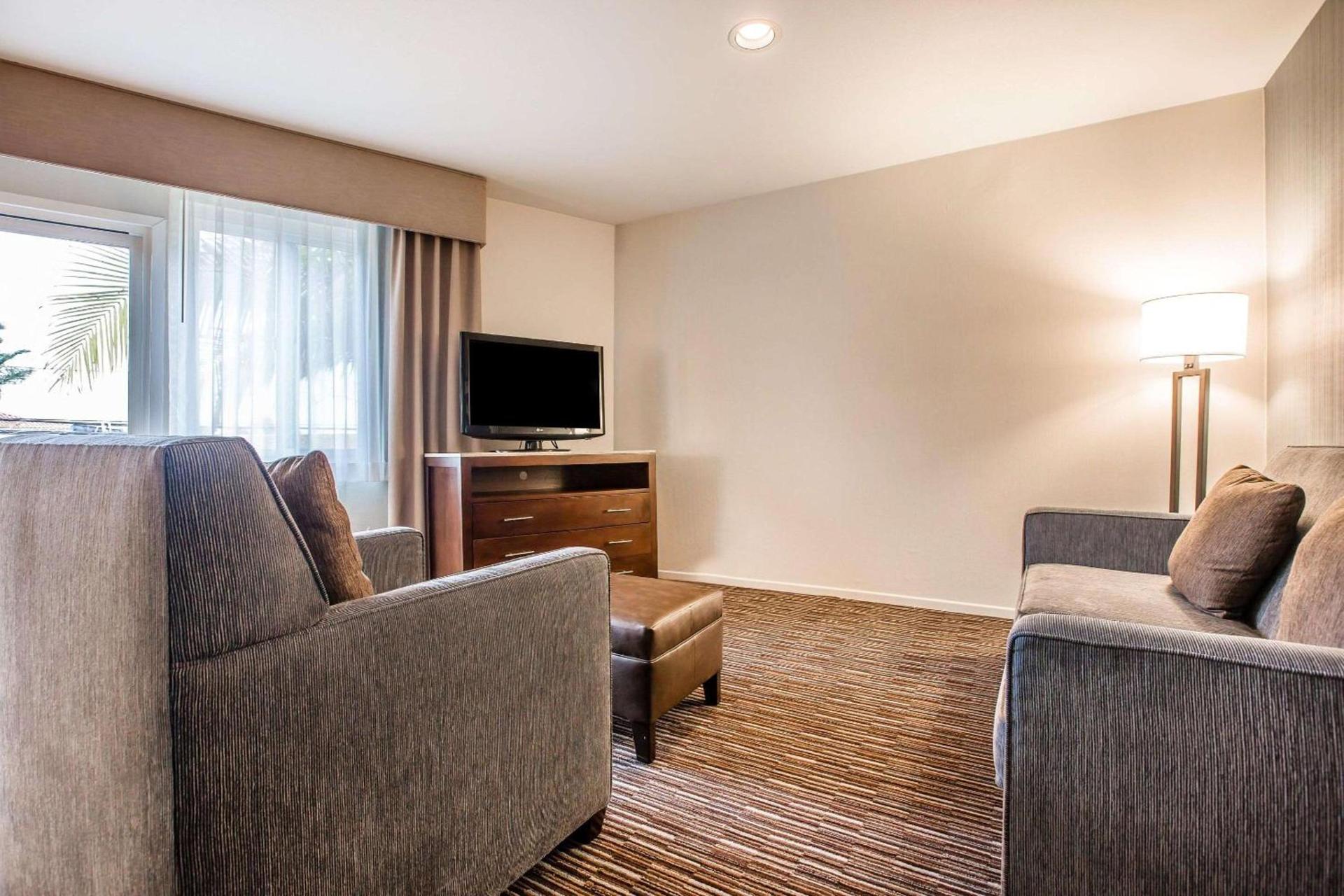 Quality Inn & Suites Hermosa Beach photo 27