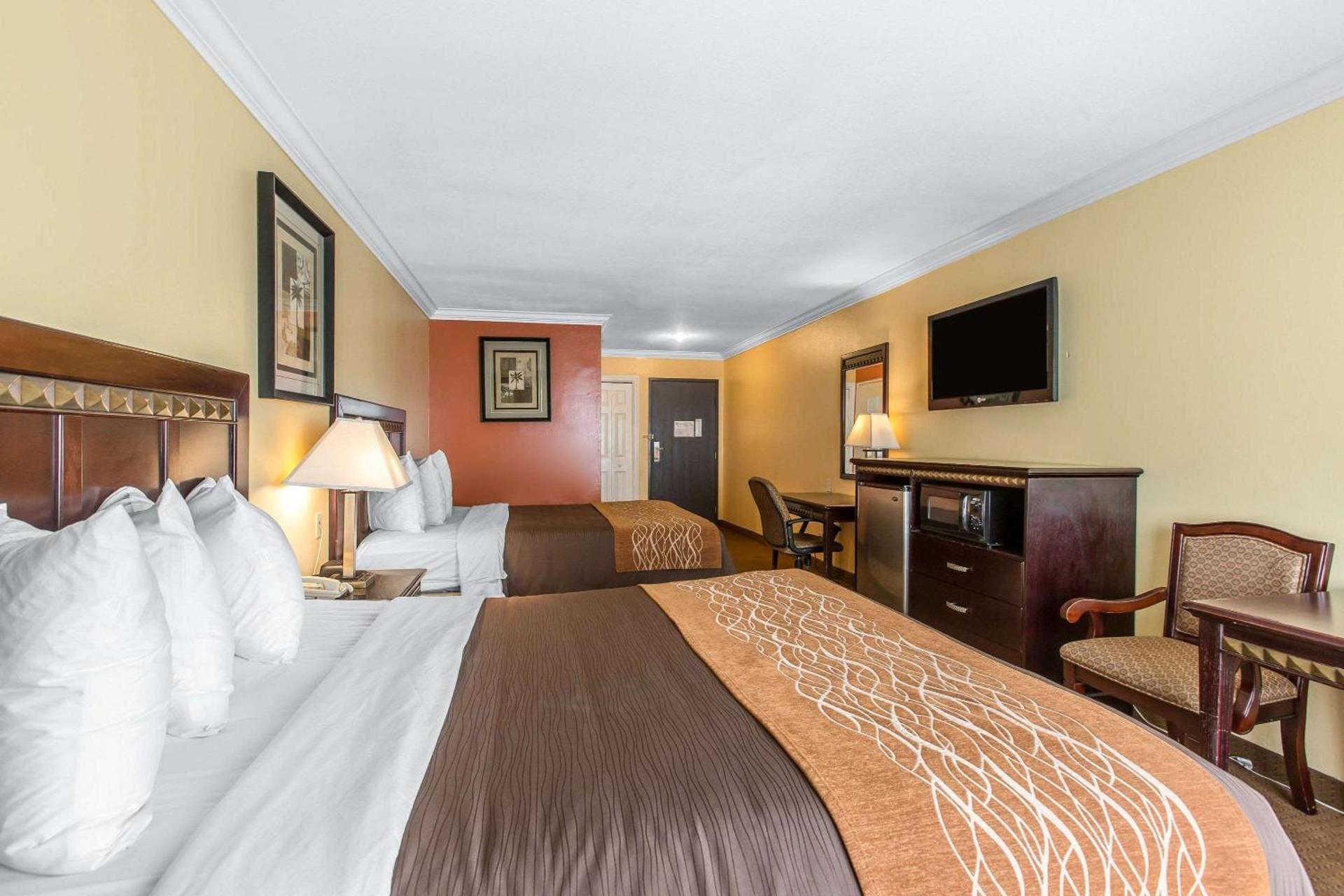 Quality Inn & Suites Bell Gardens-Los Angeles photo 27