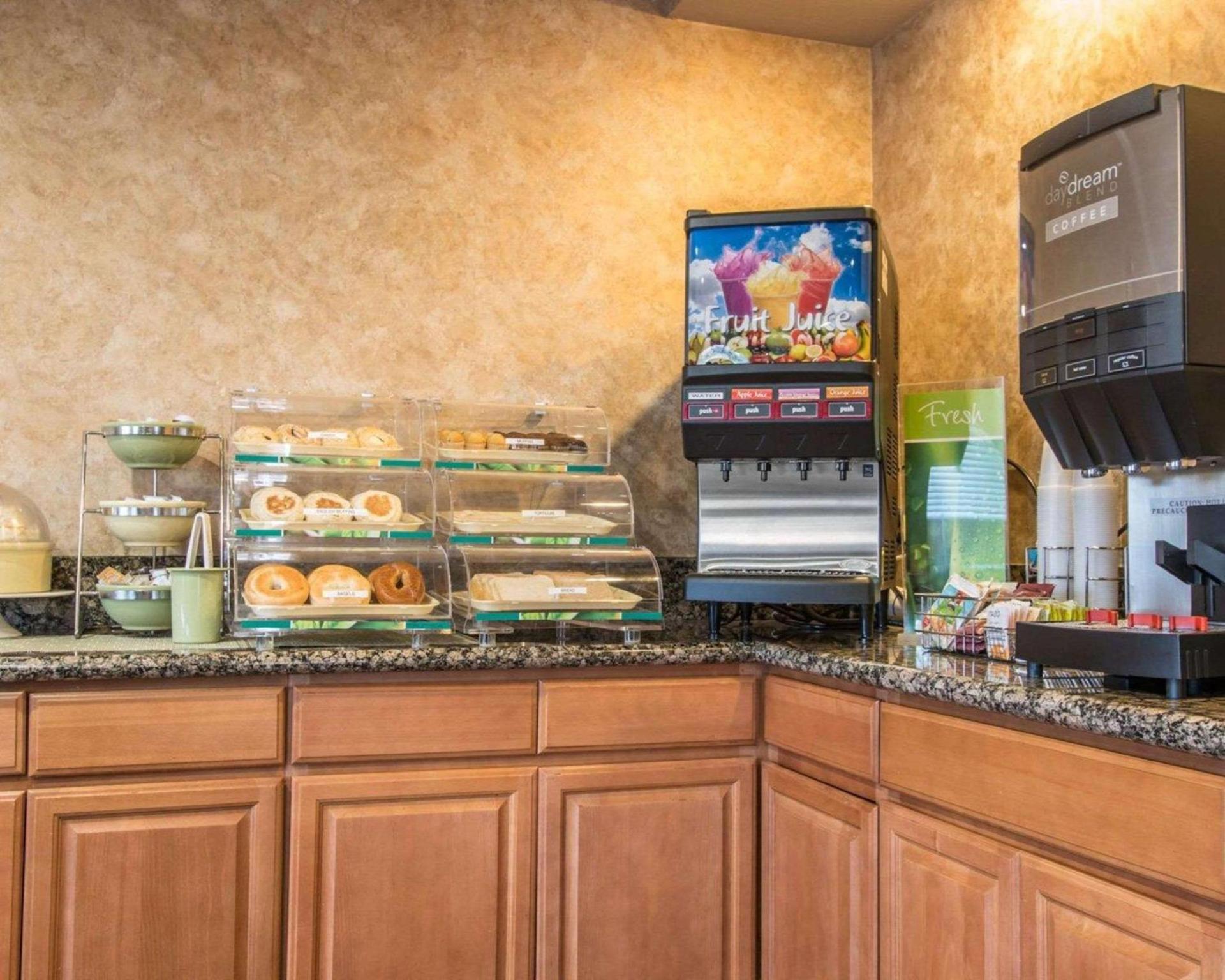Quality Inn Temecula Valley Wine Country photo 34
