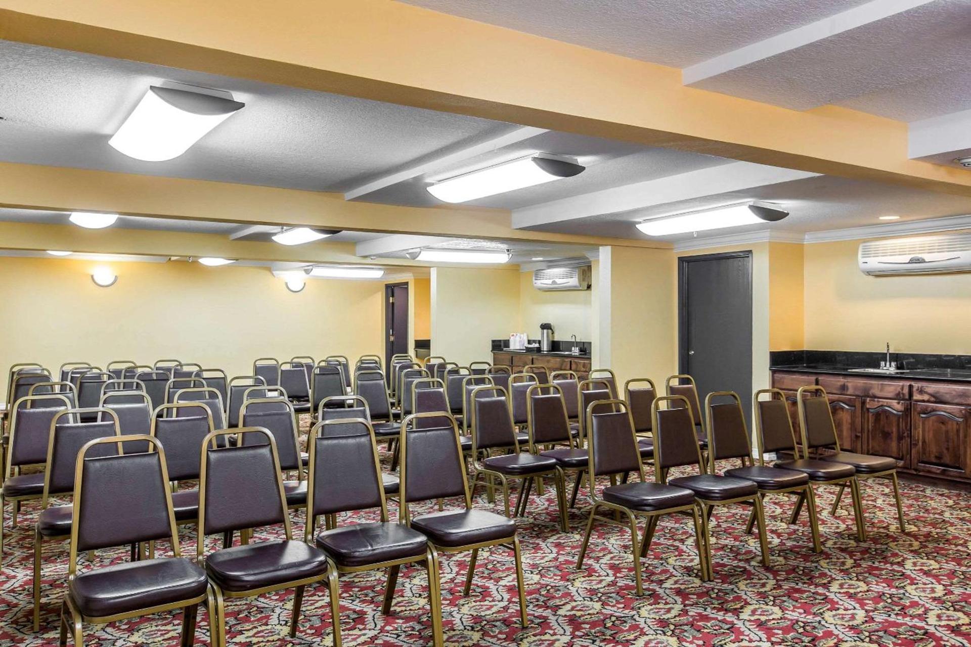 Quality Inn & Suites Bell Gardens-Los Angeles photo 25
